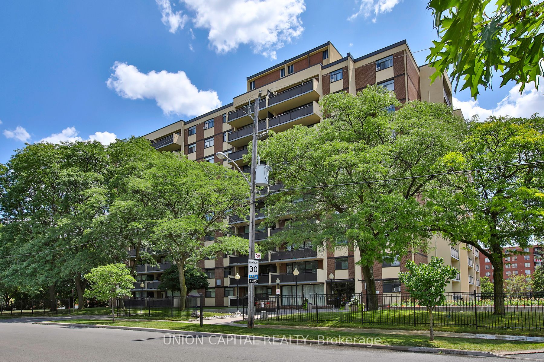 5 Frith Road 711, Toronto, ON M3N 2L5 photo 2