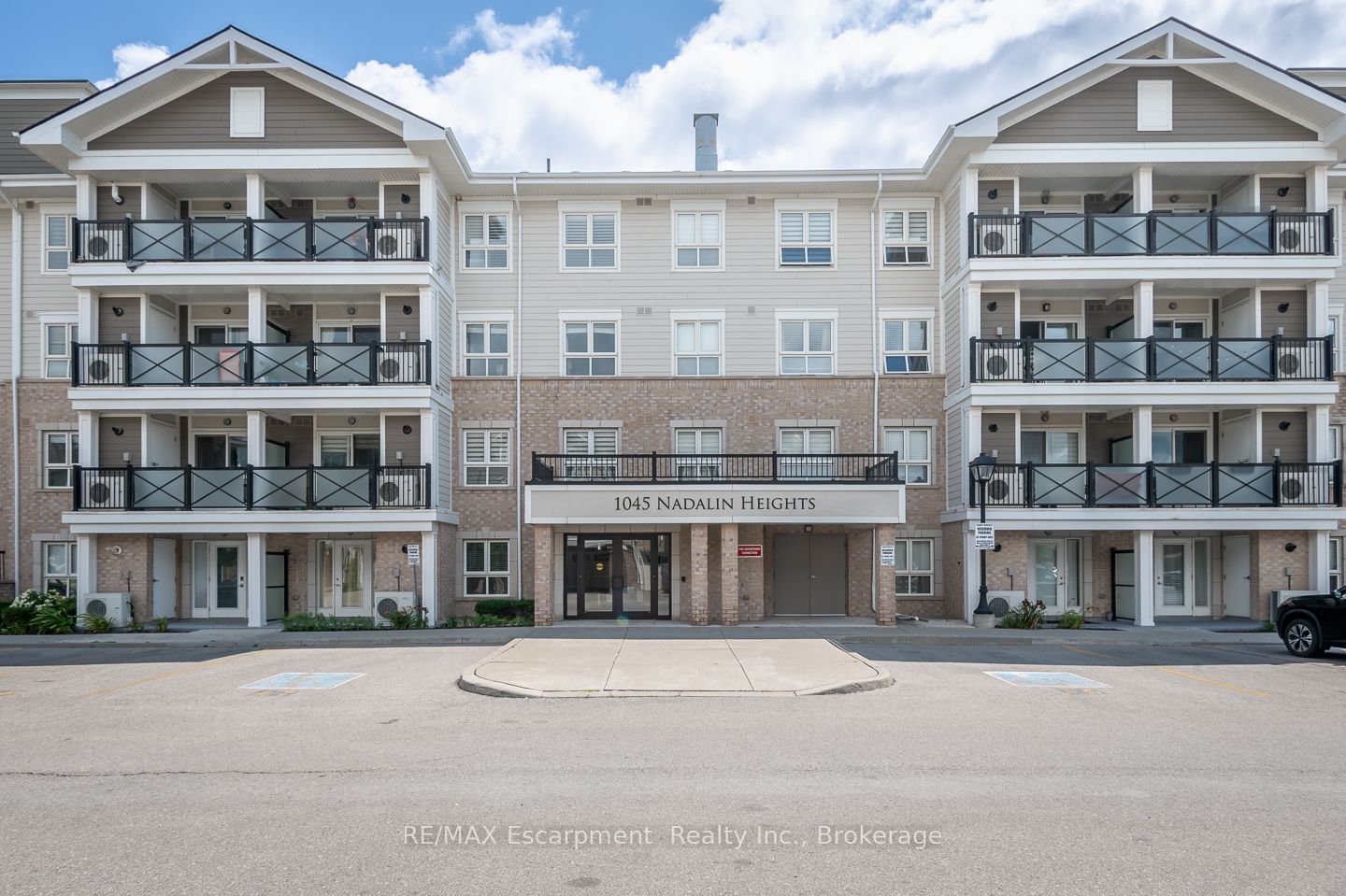 1045 Nadalin Heights 307, Milton, ON L9T 8R5