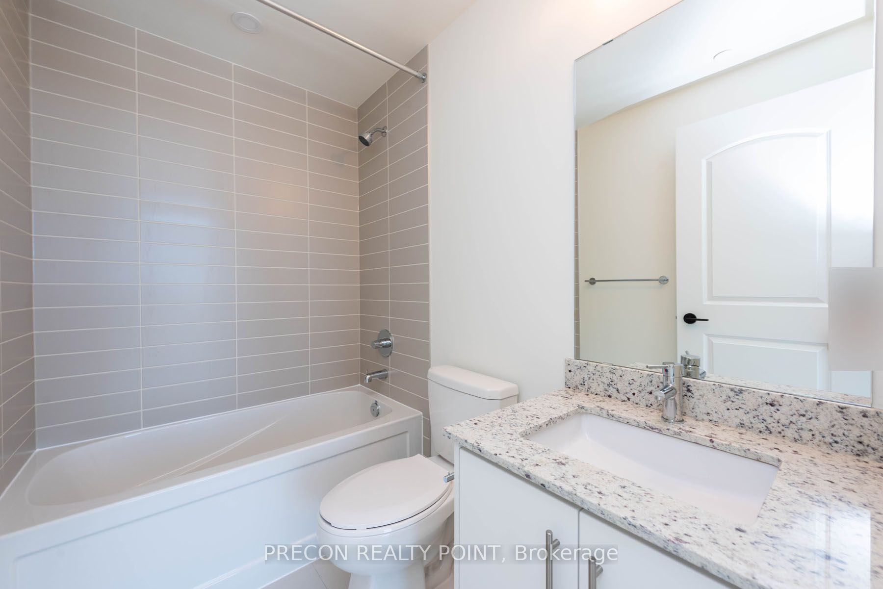 335 Wheat Boom Drive 1702, Oakville, ON L6H 7C2 photo 4