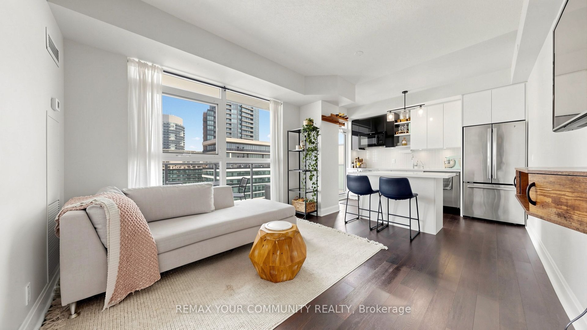 33 Shore Breeze Drive 1408, Toronto, ON M8V 0G1