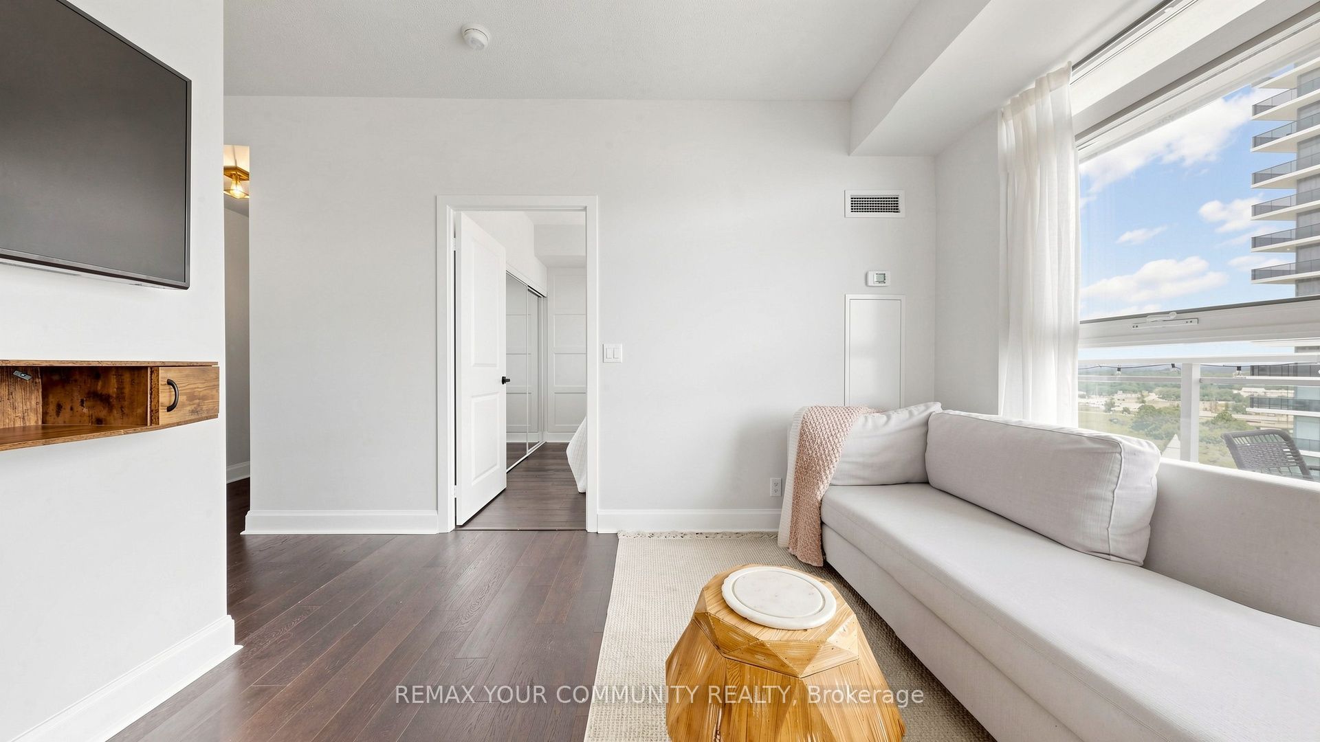 33 Shore Breeze Drive 1408, Toronto, ON M8V 0G1 photo 3