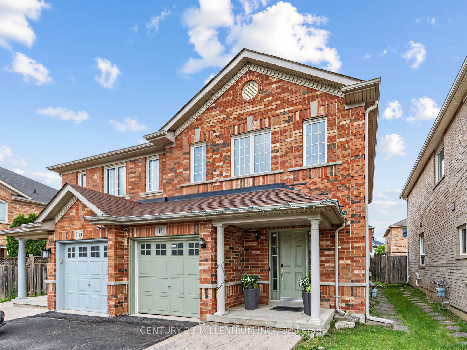 131 Sugarhill Drive, Brampton, ON L7A 3X4 photo 2