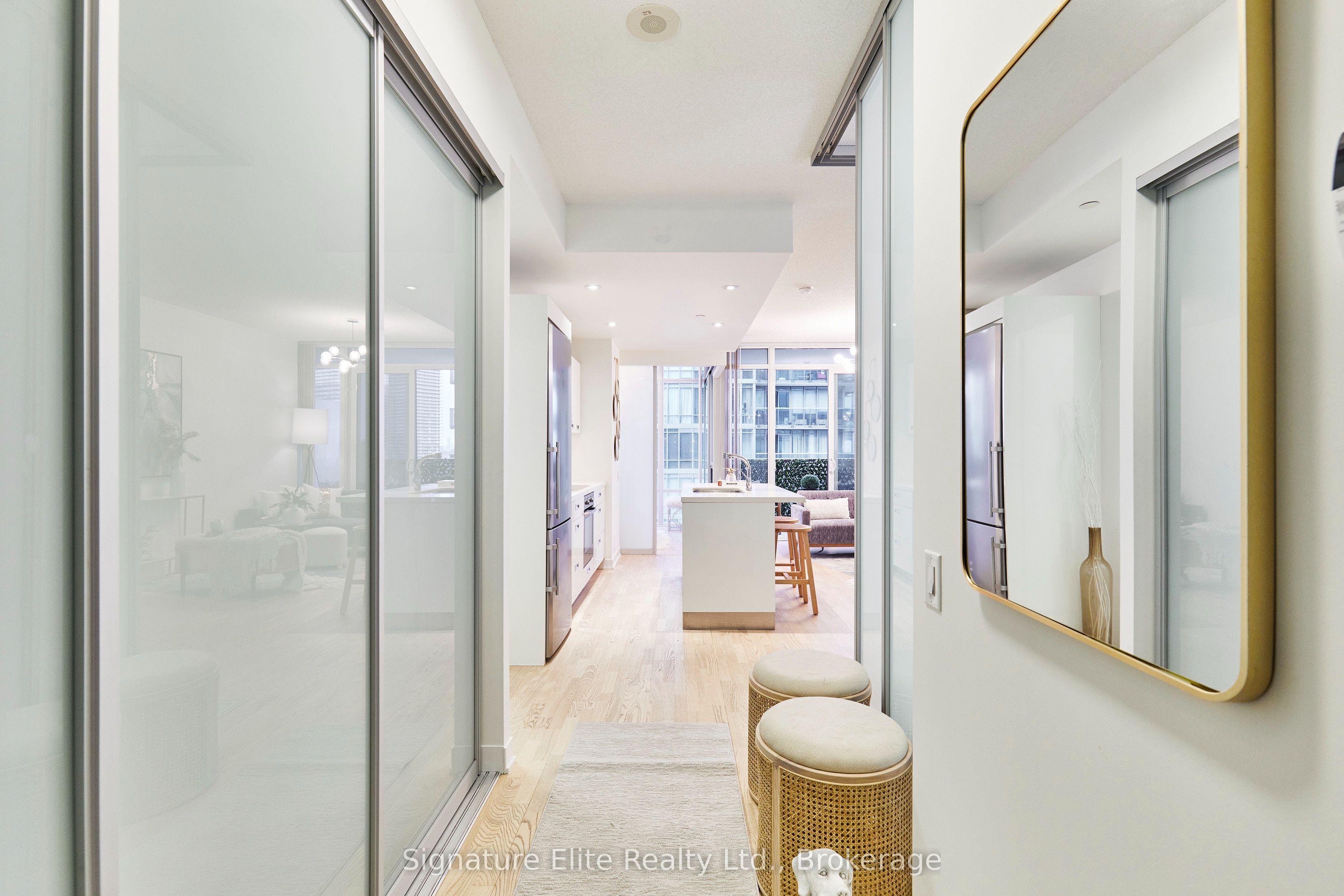 88 Park Lawn Road 1210, Toronto, ON M8Y 0B5 photo 2