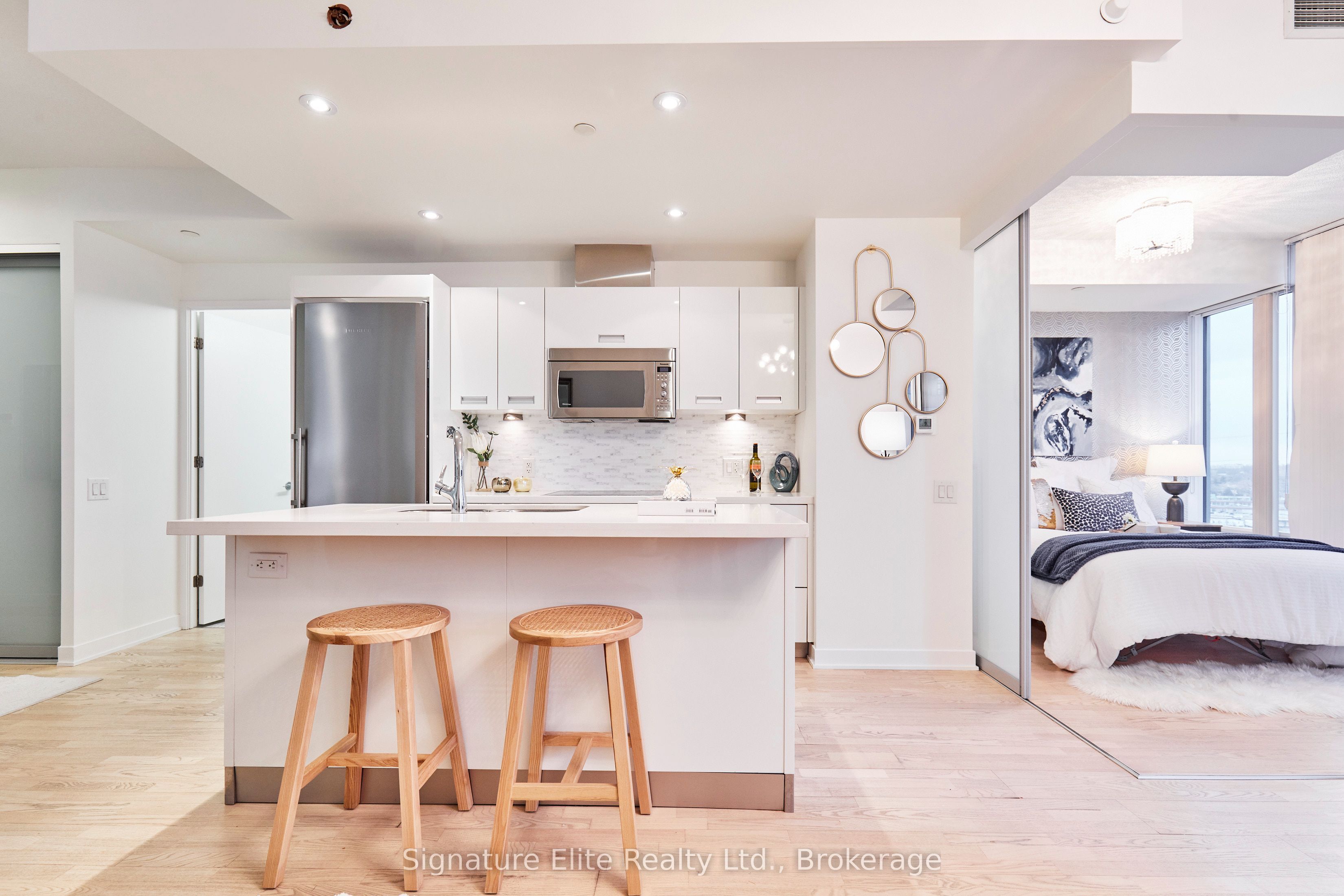 88 Park Lawn Road 1210, Toronto, ON M8Y 0B5 photo 5