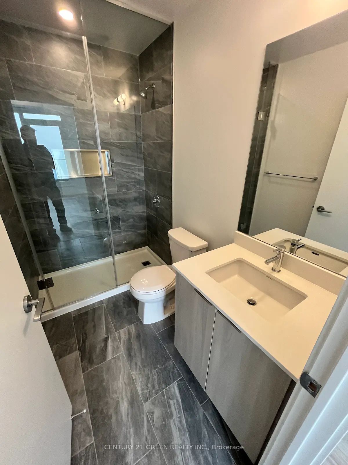 395 Square One Drive 3503, Mississauga, ON L5B 0P6 photo 4