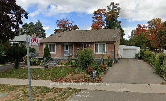 40 Broadoaks Drive, Toronto, ON M3J 1E6