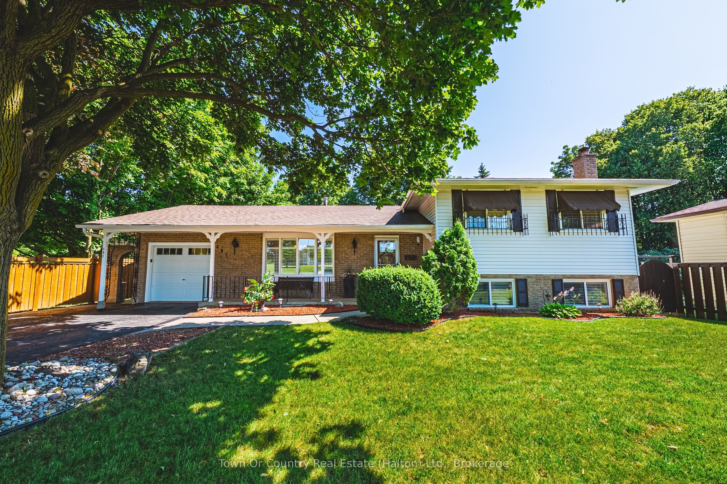 381 Commercial Street, Milton, ON L9T 3Z9 photo 2