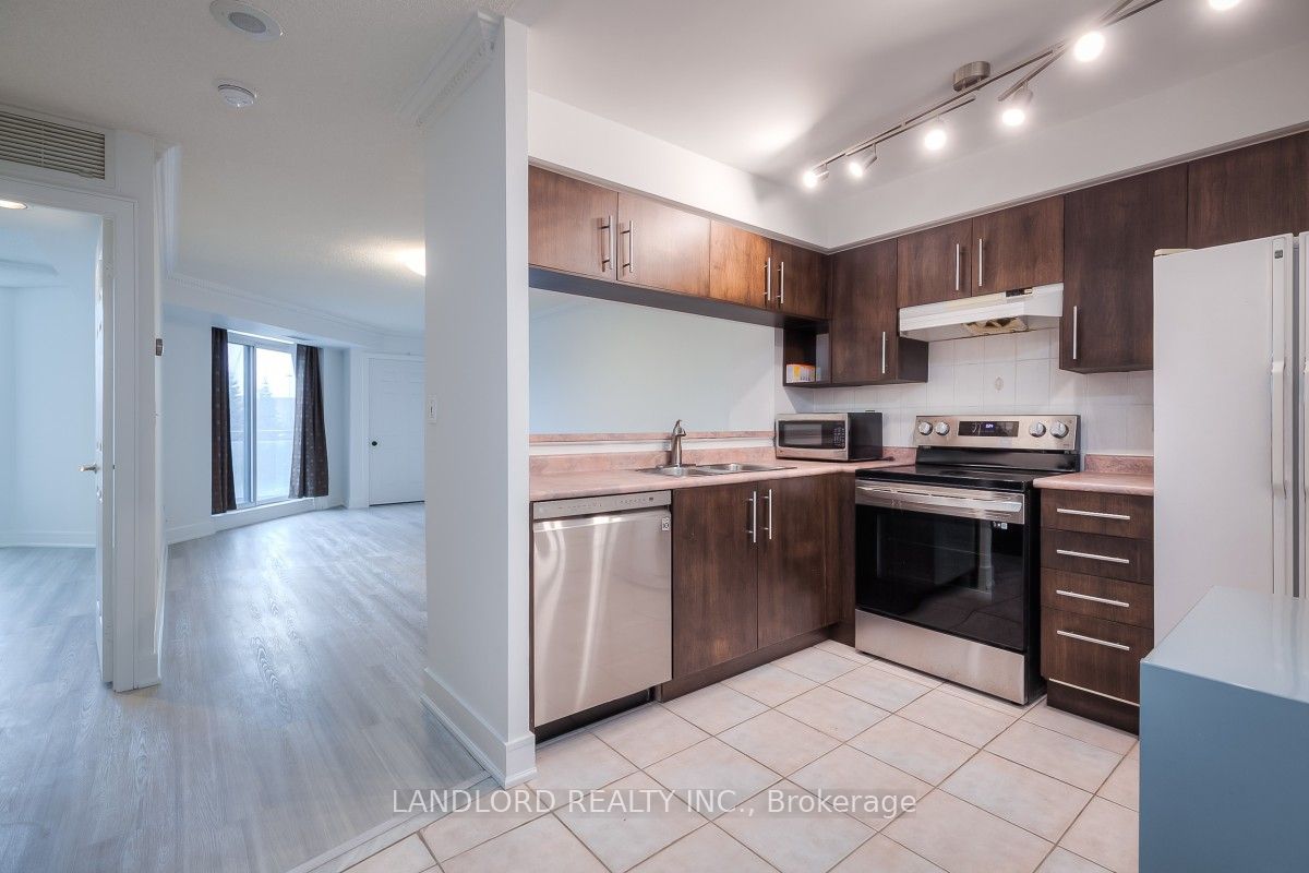 190 Manitoba Street 511, Toronto, ON M8Y 3Y8
