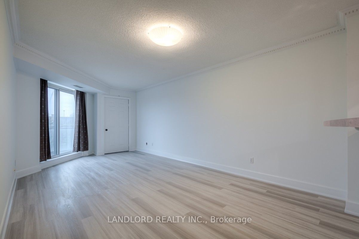 190 Manitoba Street 511, Toronto, ON M8Y 3Y8 photo 2
