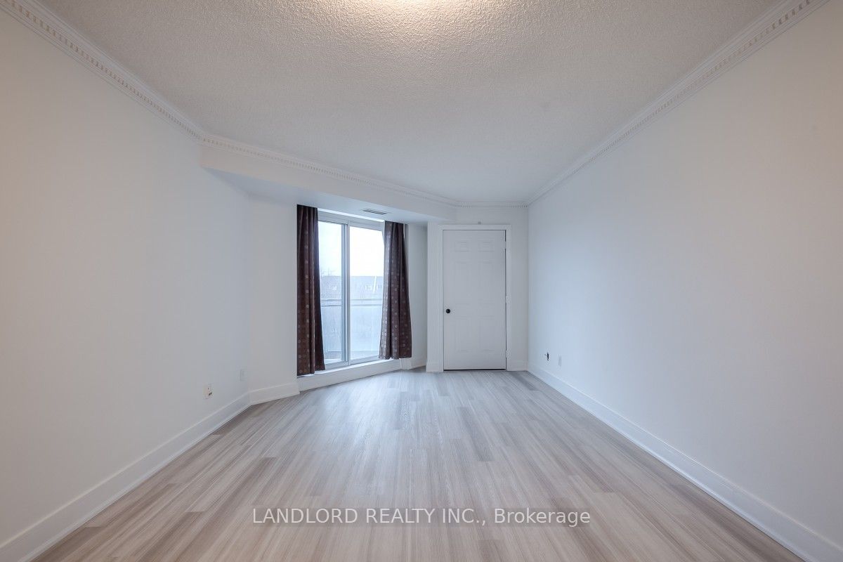 190 Manitoba Street 511, Toronto, ON M8Y 3Y8 photo 3