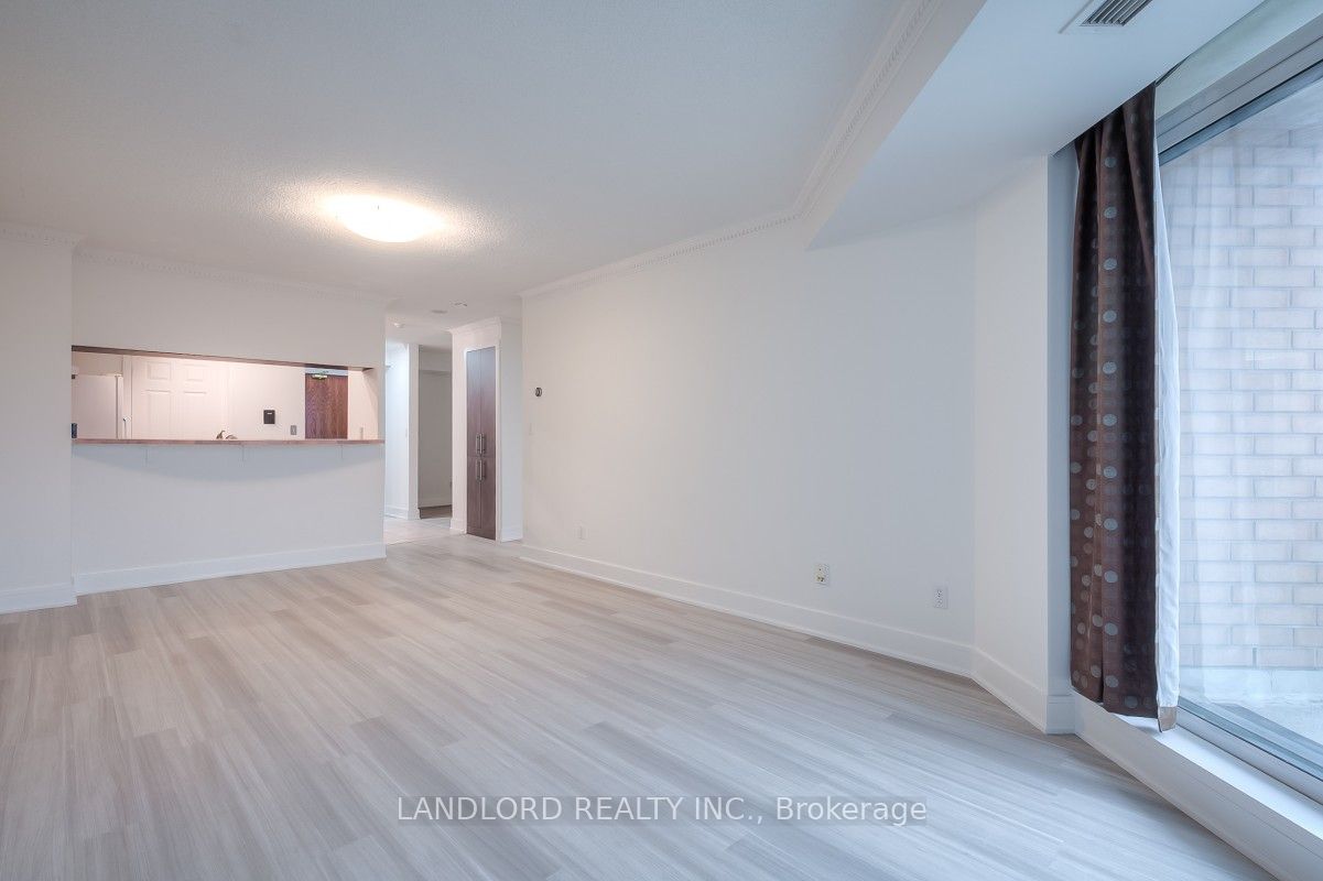 190 Manitoba Street 511, Toronto, ON M8Y 3Y8 photo 4