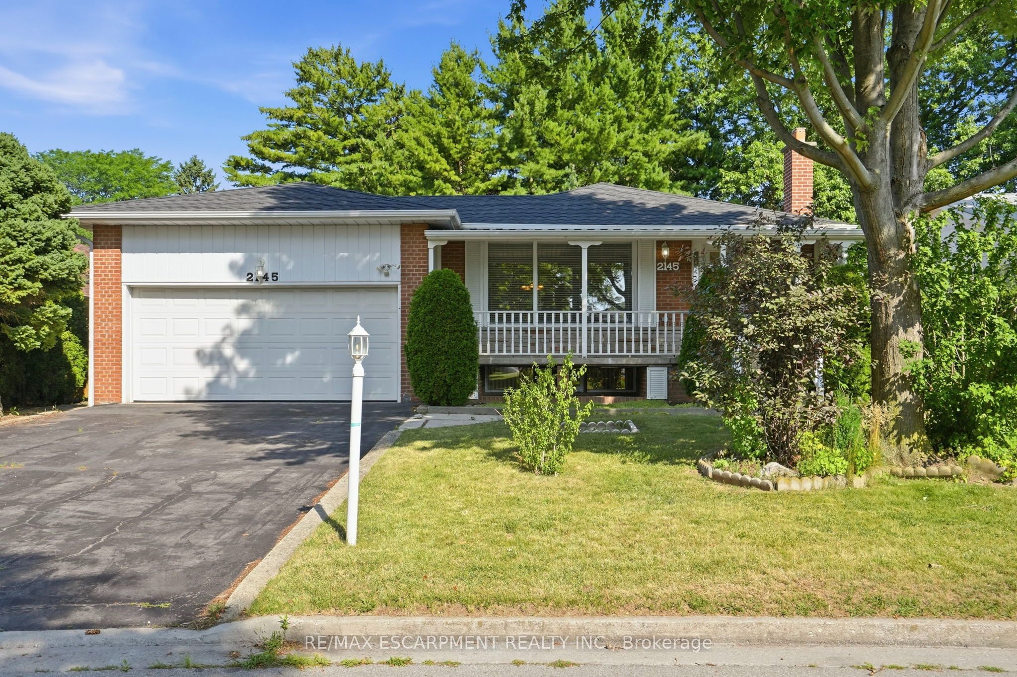 2145 Sunnyvale Drive, Oakville, ON L6L 1W6