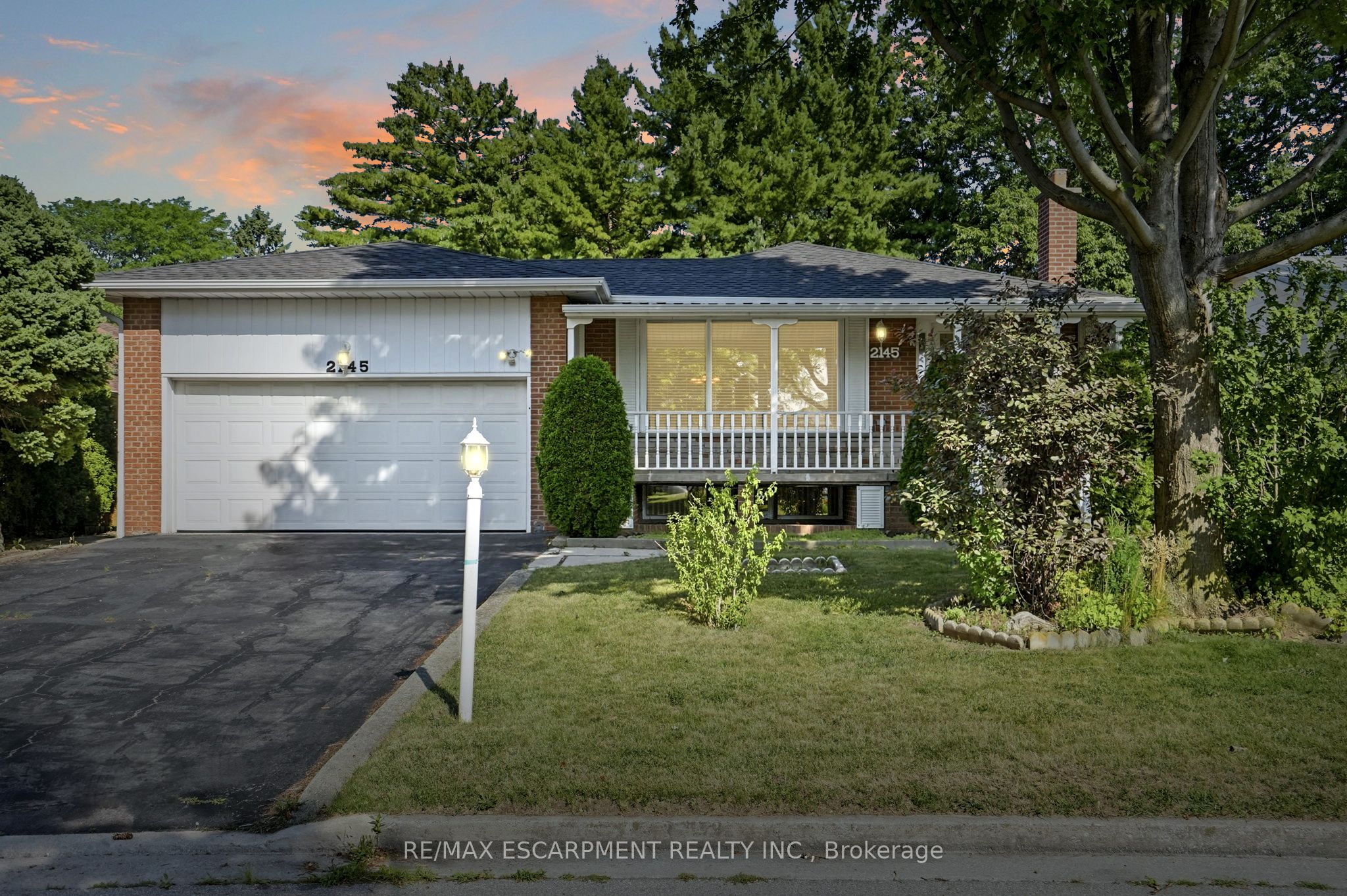 2145 Sunnyvale Drive, Oakville, ON L6L 1W6 photo 2