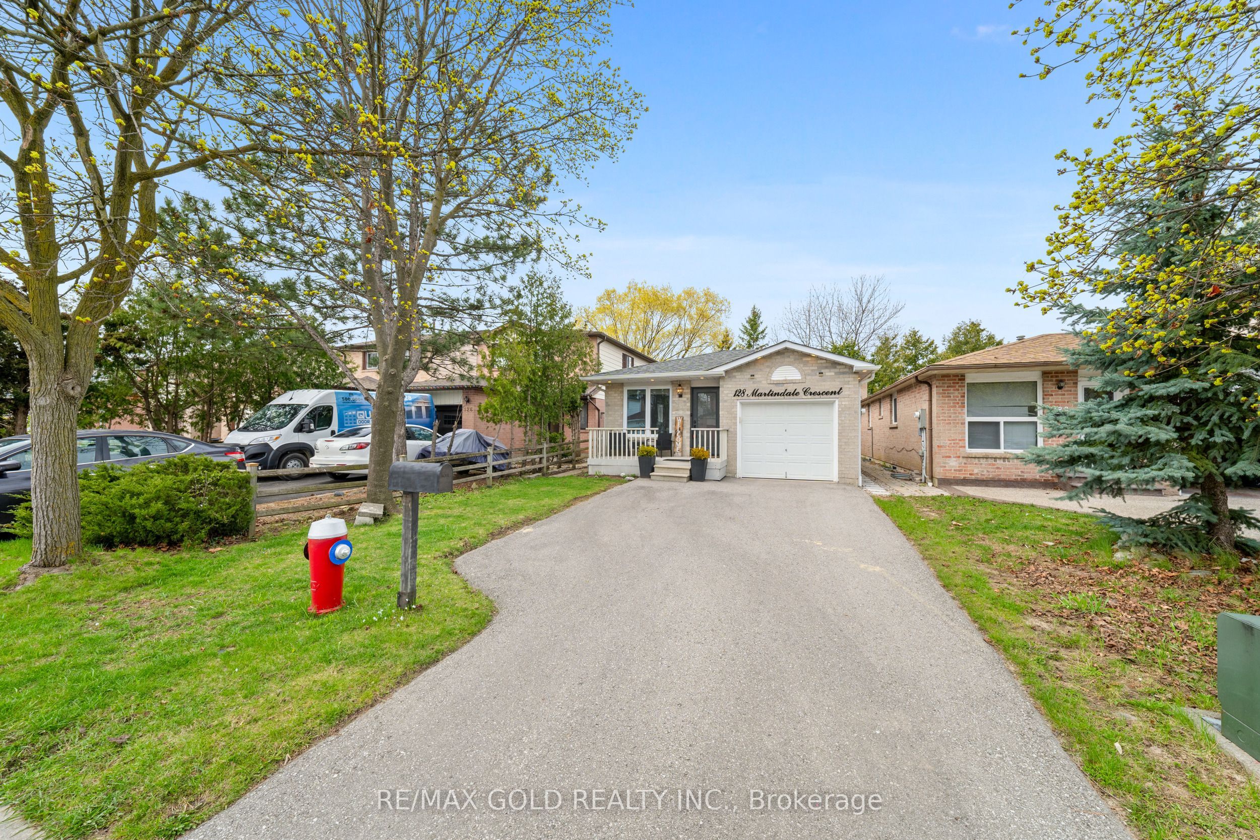 128 Martindale Crescent, Brampton, ON L6X 2V1 photo 3