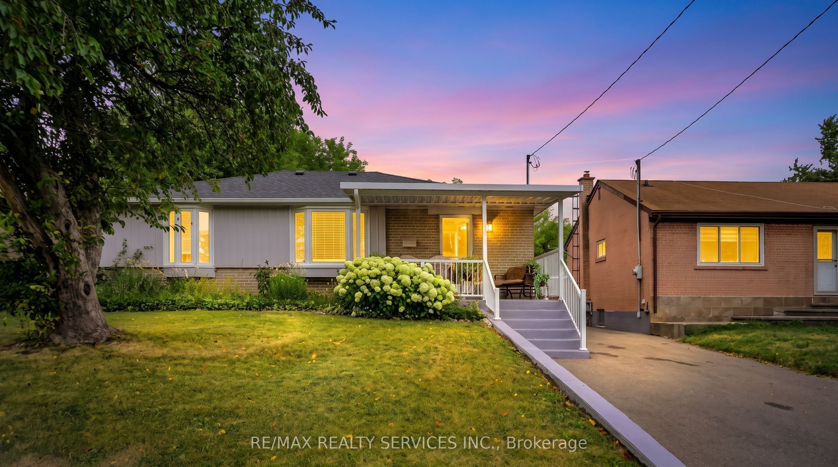 3287 Michaud Avenue, Mississauga, ON L4T 1P8