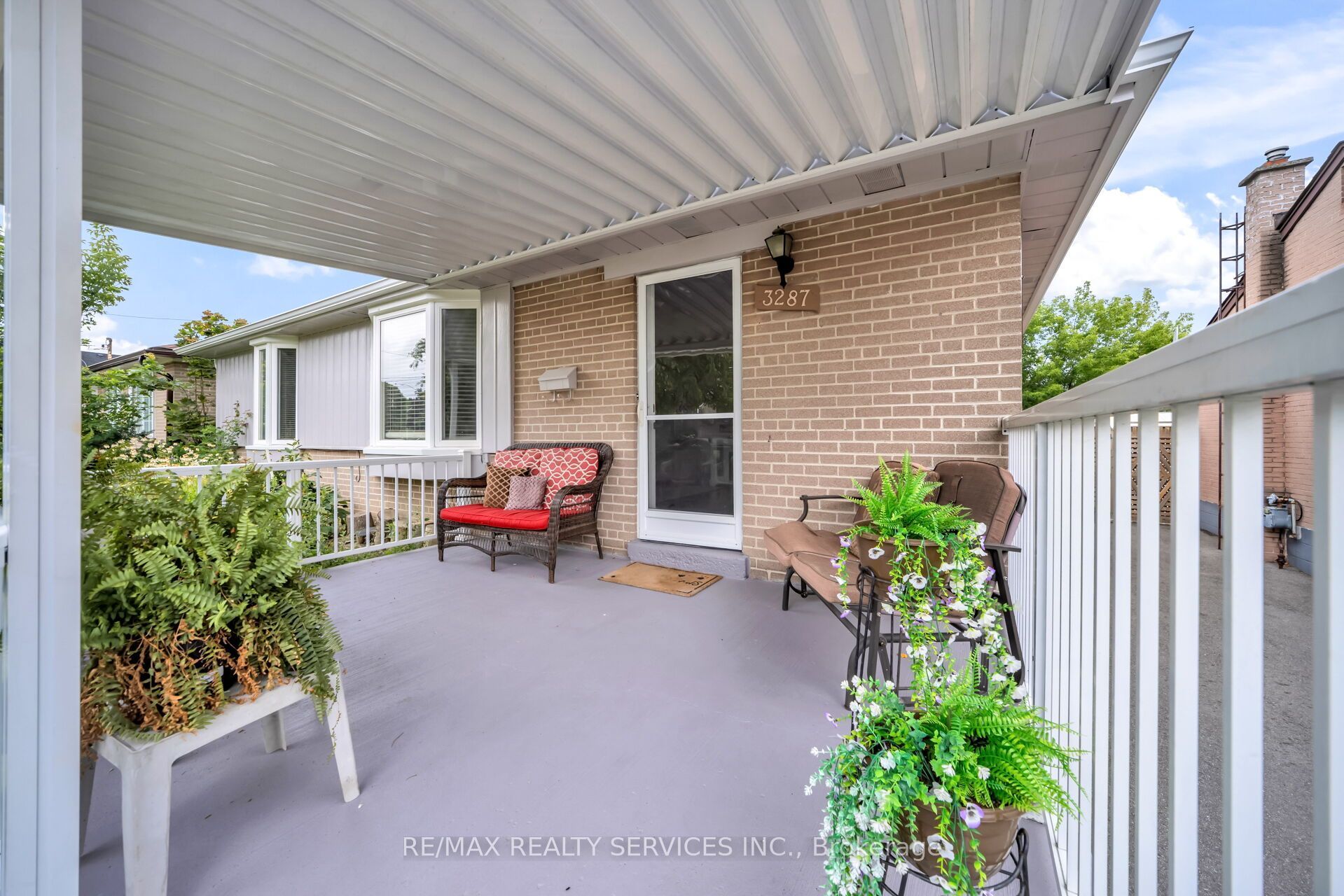 3287 Michaud Avenue, Mississauga, ON L4T 1P8 photo 3