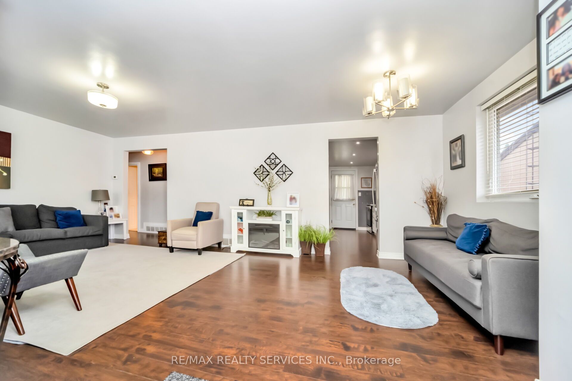 3287 Michaud Avenue, Mississauga, ON L4T 1P8 photo 4