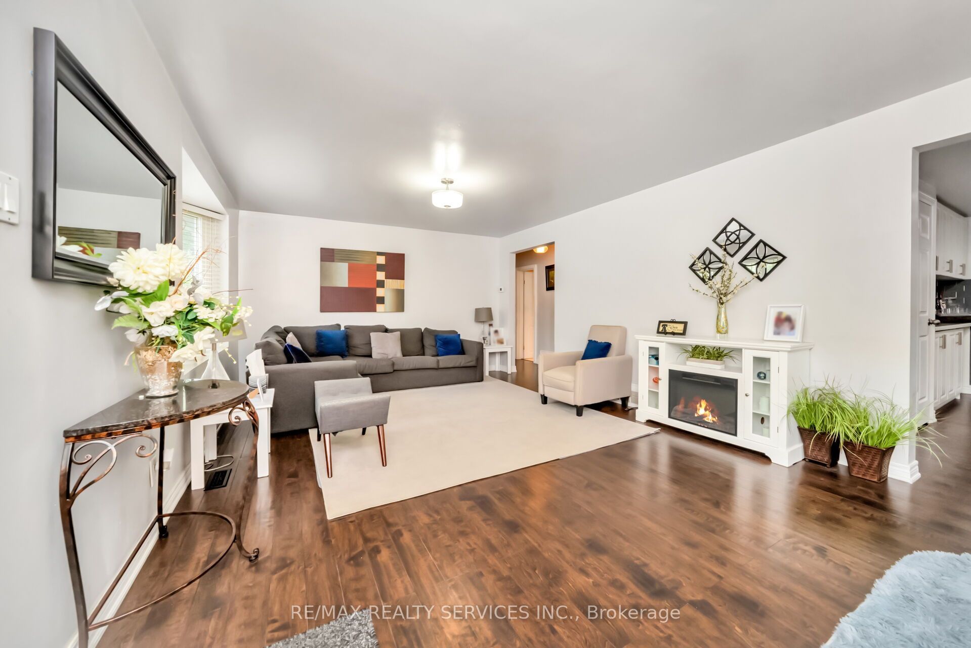 3287 Michaud Avenue, Mississauga, ON L4T 1P8 photo 5