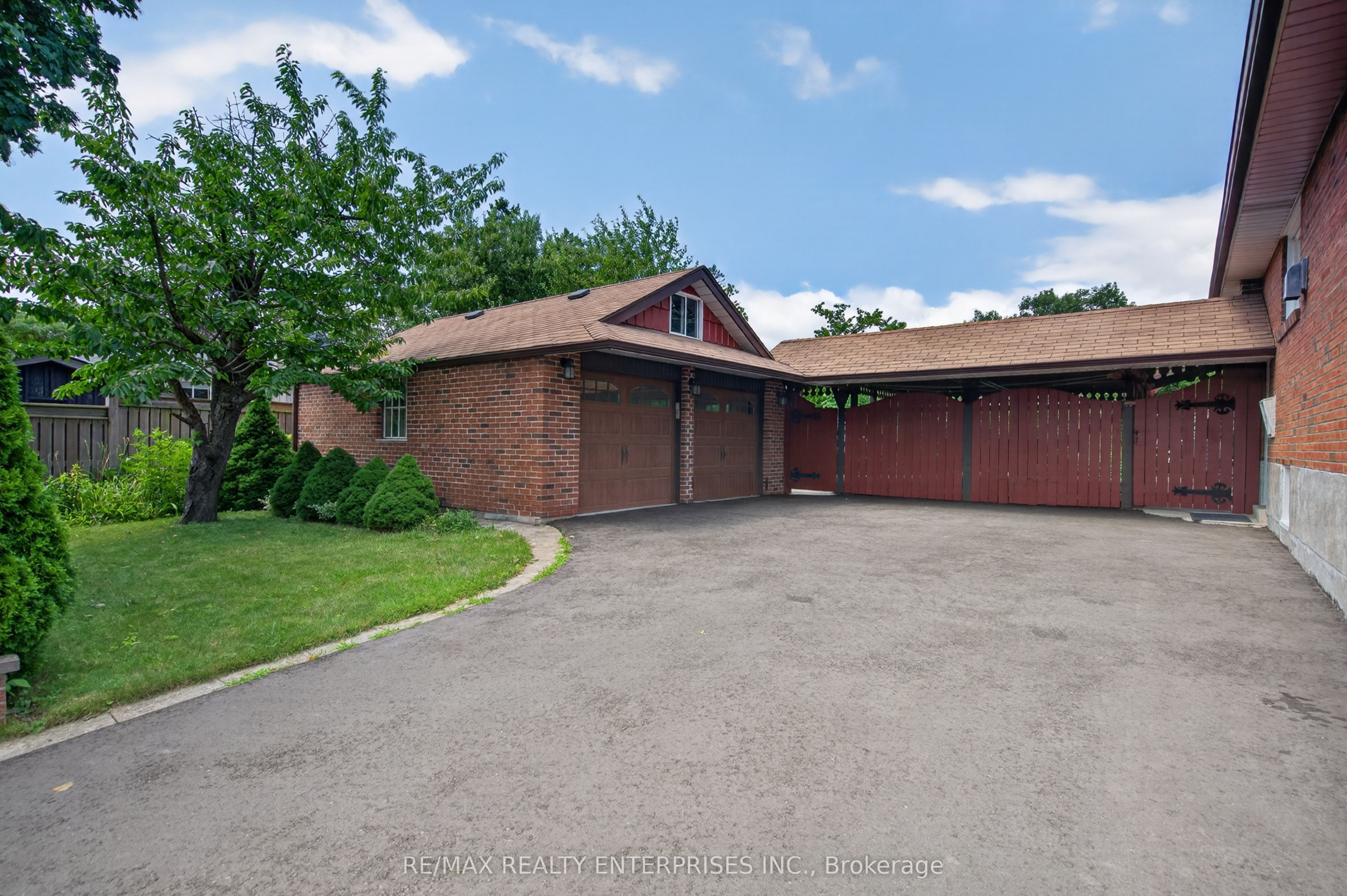 1282 Daimler Road, Mississauga, ON L5J 3T2 photo 4