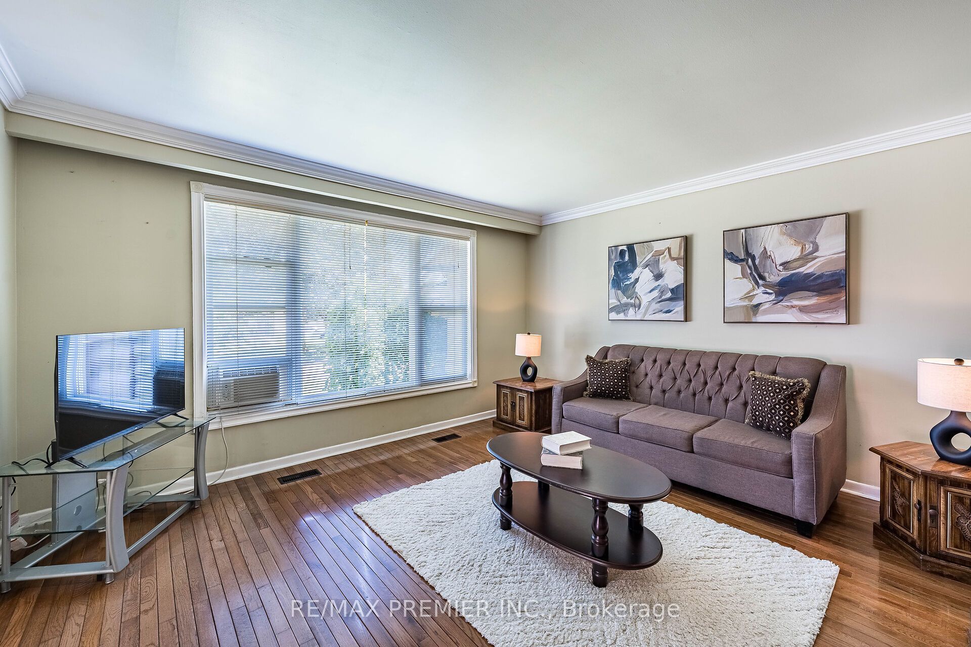 5 Valois Court, Toronto, ON M9V 2Z4 photo 3