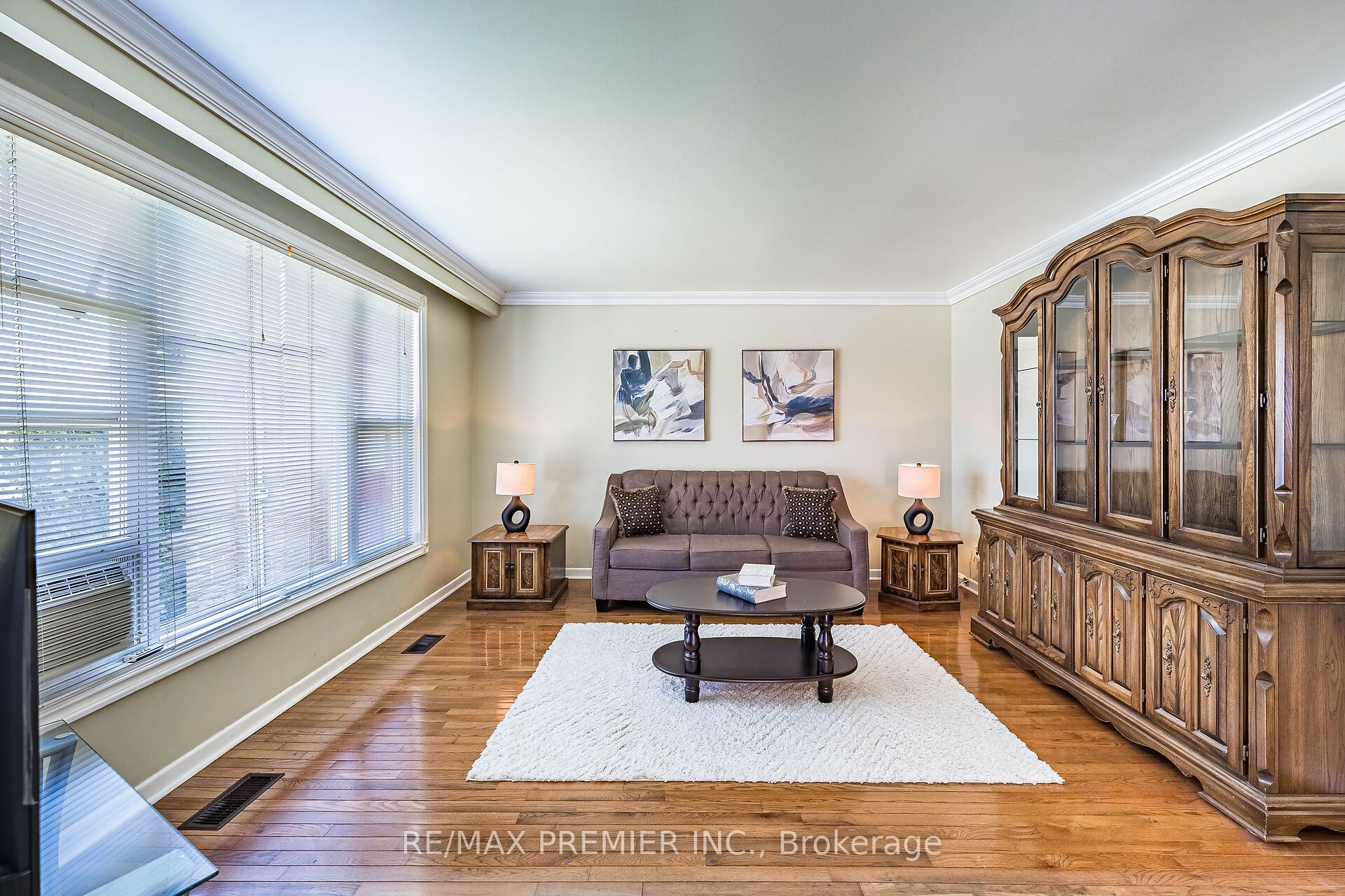 5 Valois Court, Toronto, ON M9V 2Z4 photo 4
