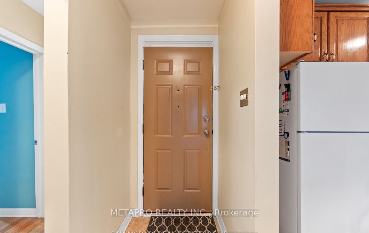 1294 Pinegrove Road, Oakville, ON L6L 2X3 photo 2
