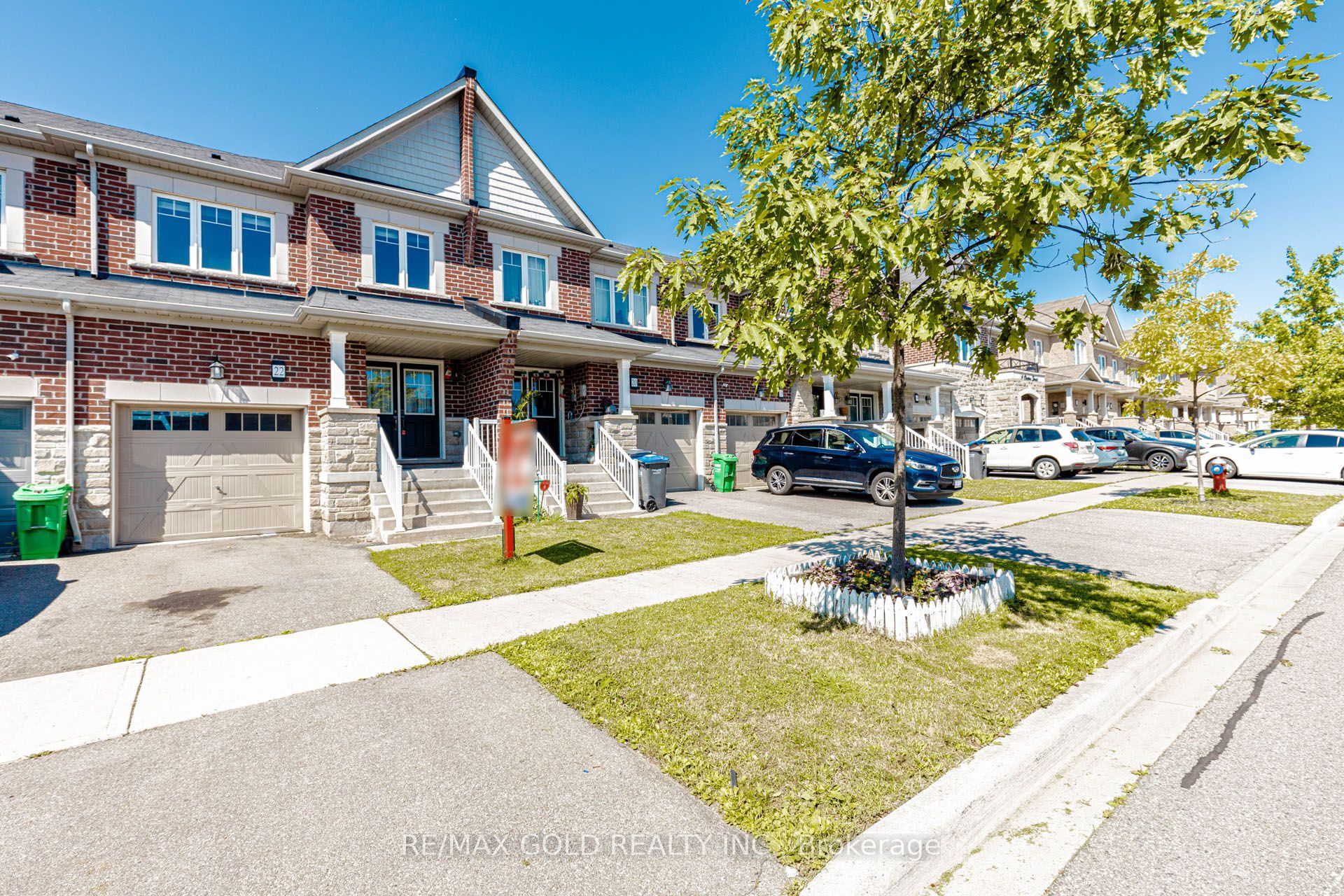22 clinton Street, Brampton, ON L7A 4K8 photo 3