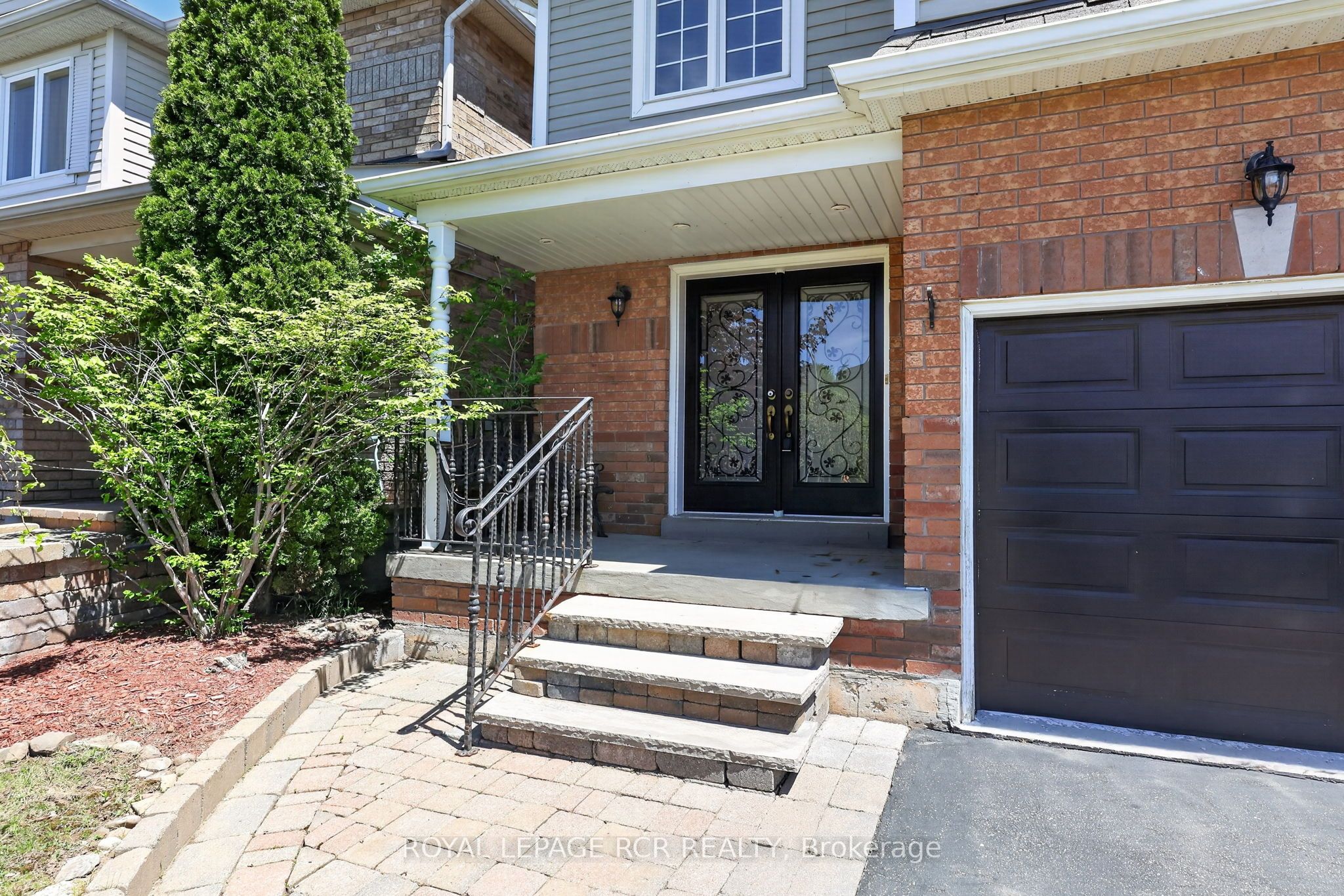 94 Atwood Avenue, Halton Hills, ON L7G 6A1 photo 2