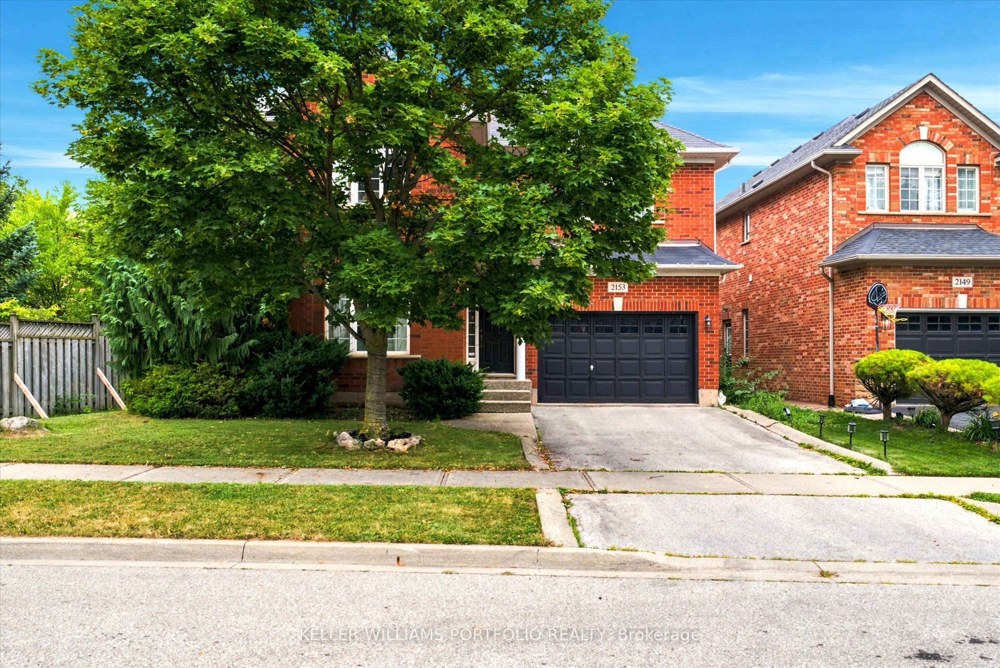 2153 Meadowglen Drive, Oakville, ON L6M 4C9 photo 2