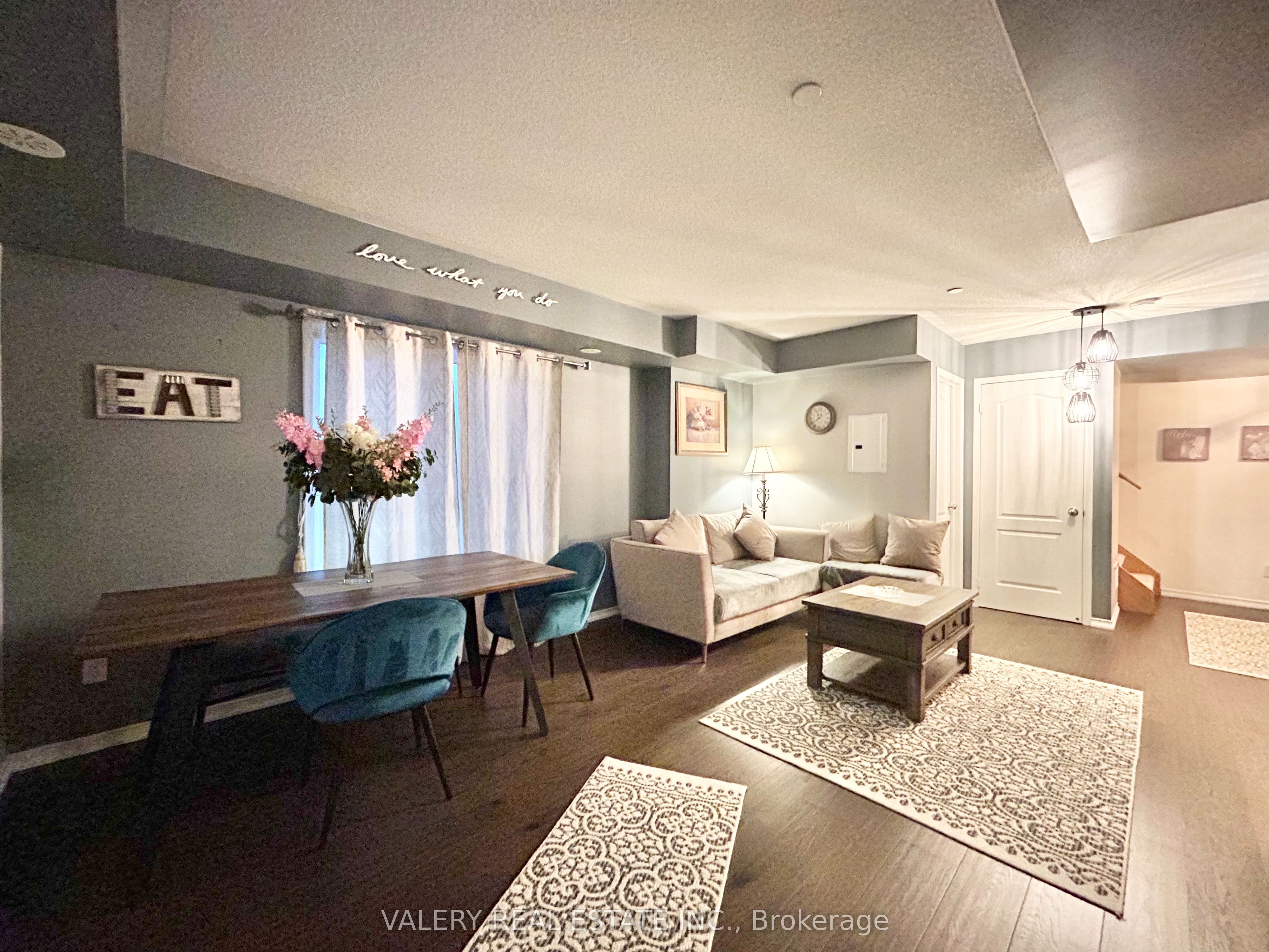 51 Hays Boulevard 39, Oakville, ON L6H 0J1