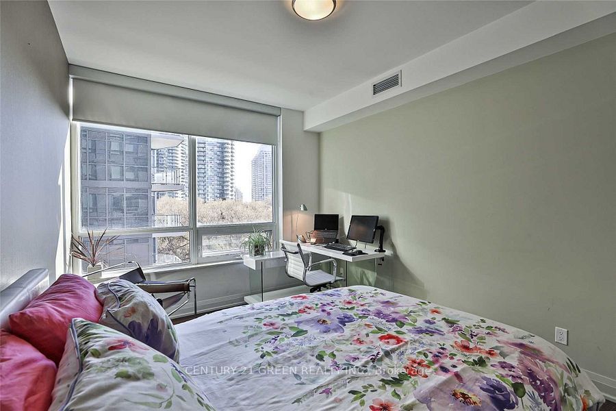 36 Park Lawn Road 303, Toronto, ON M8V 0E5 photo 5