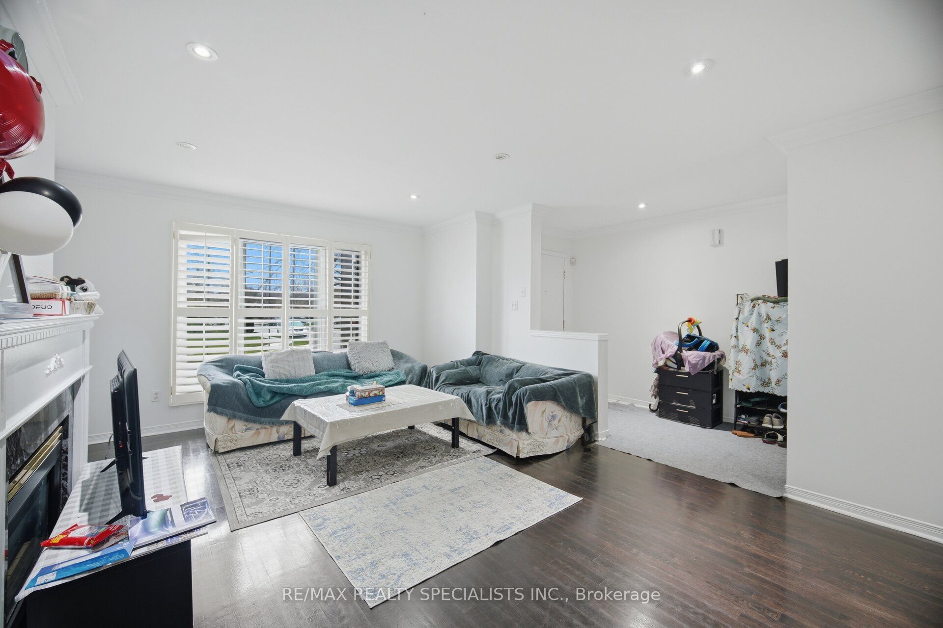 64 Dolphin Song Crescent, Brampton, ON L6R 2A7 photo 2