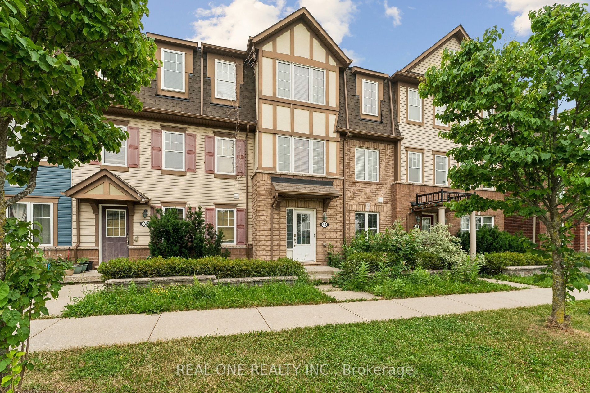 30 Henneberry Lane, Brampton, ON L7A 0V8 photo 2