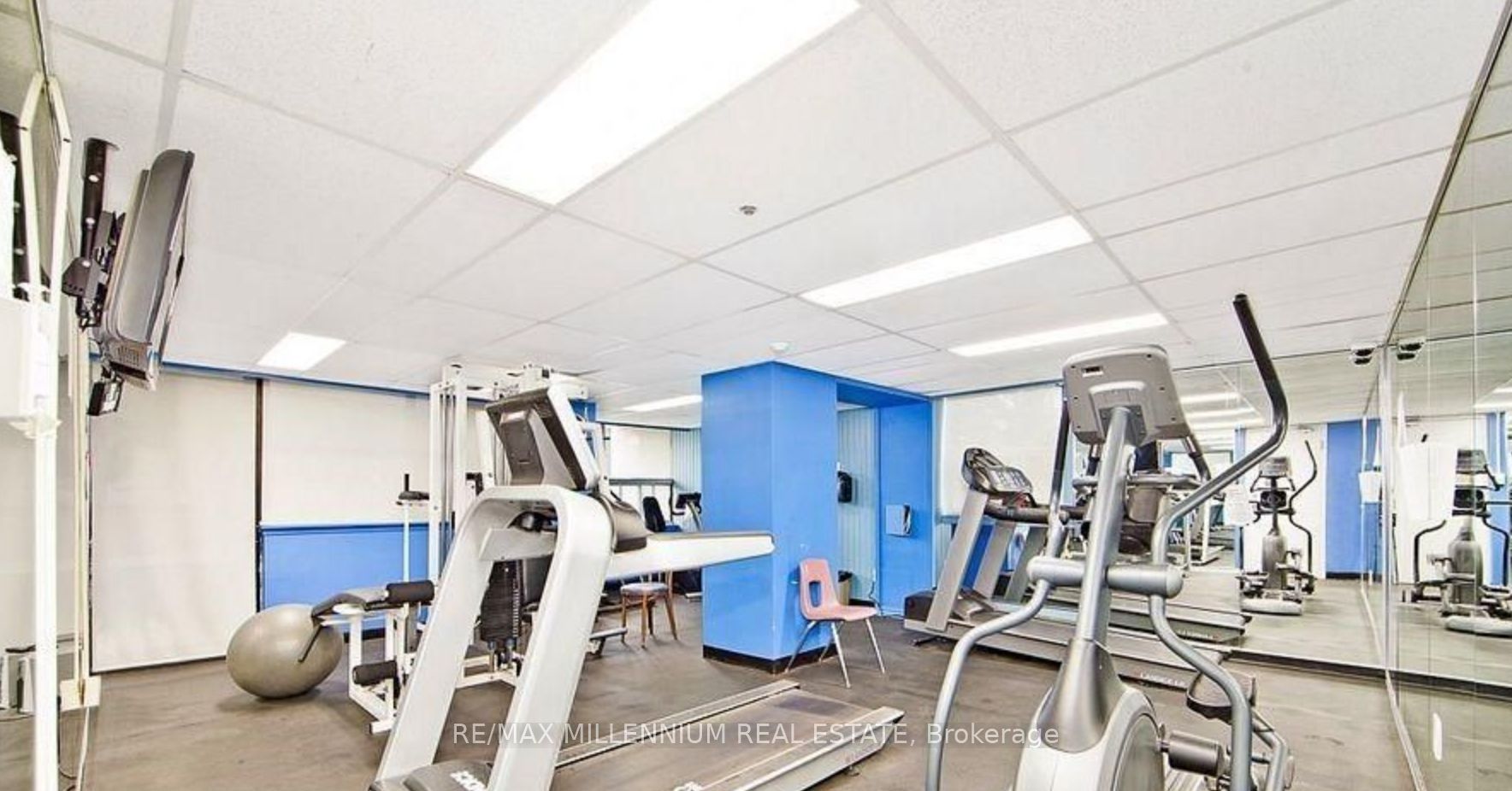 15 Kensington Rd Road 1512, Brampton, ON L6T 3W2 photo 3