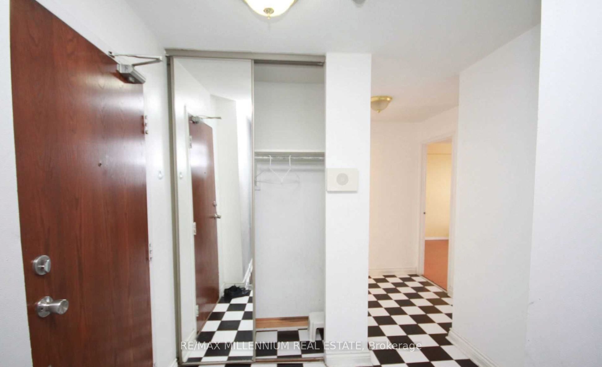 15 Kensington Rd Road 1512, Brampton, ON L6T 3W2 photo 4