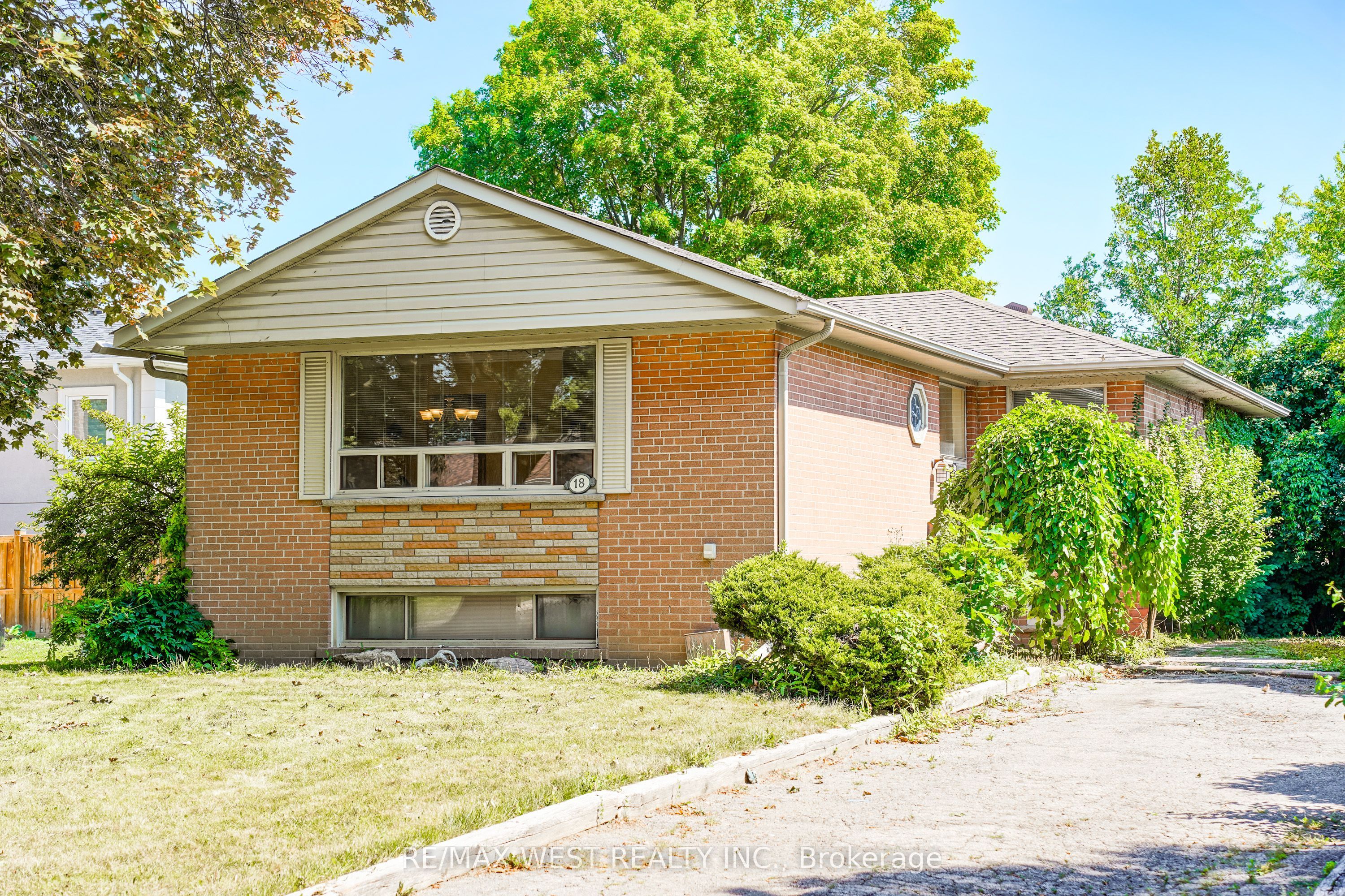 18 Mcclure Avenue, Brampton, ON L6X 2E3