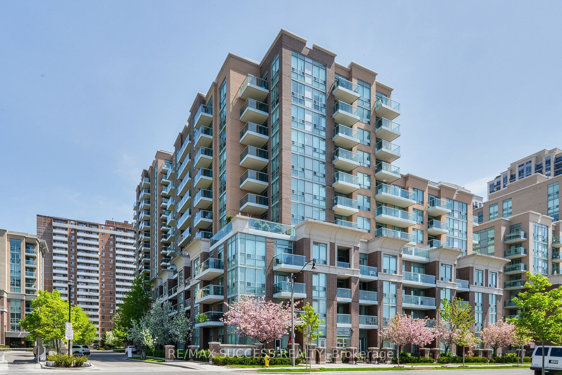 11 Michael Power Place PH14, Toronto, ON M9A 5G3