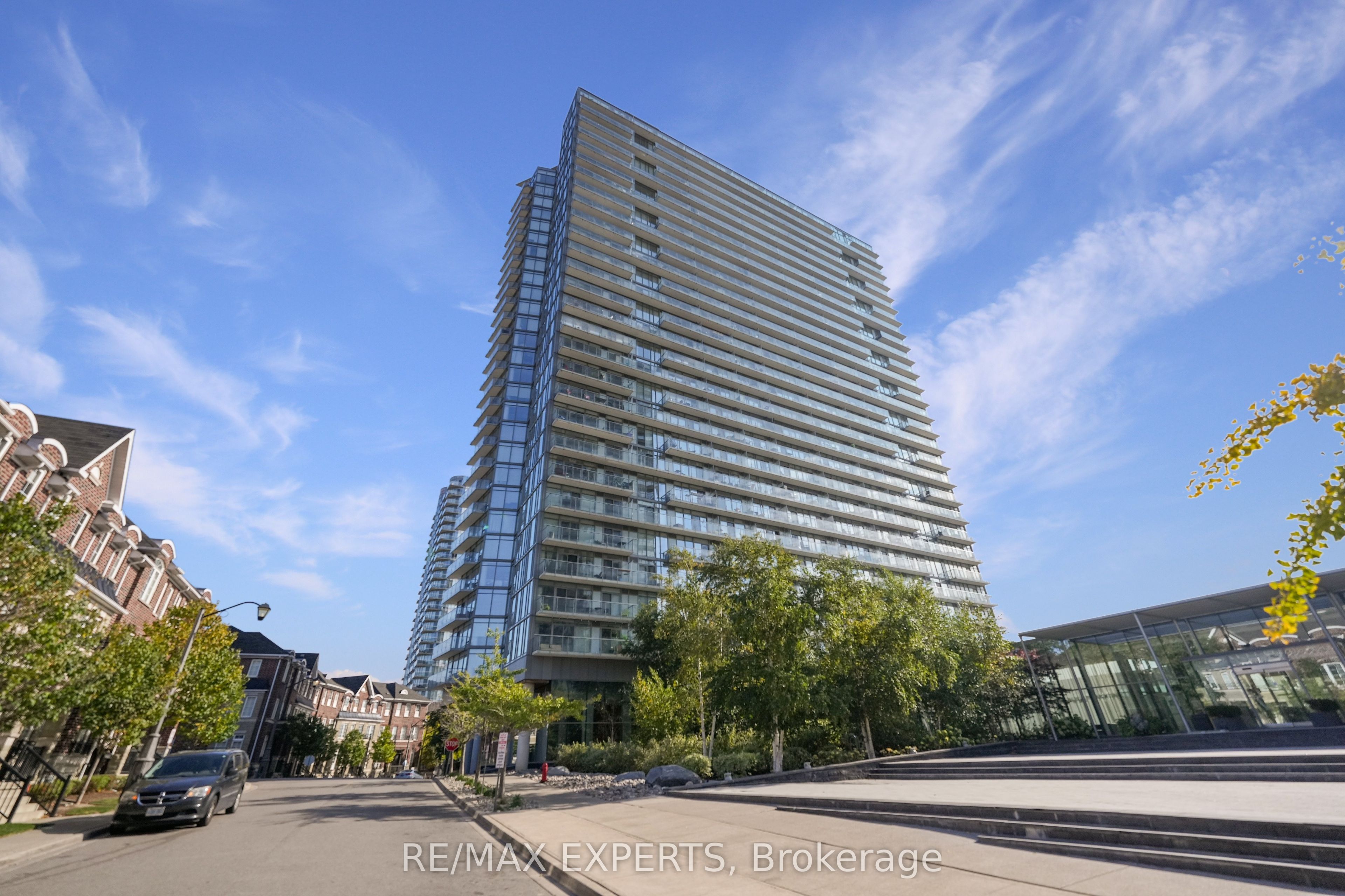 103 The Queensway N/A 1915, Toronto, ON M6S 5B5
