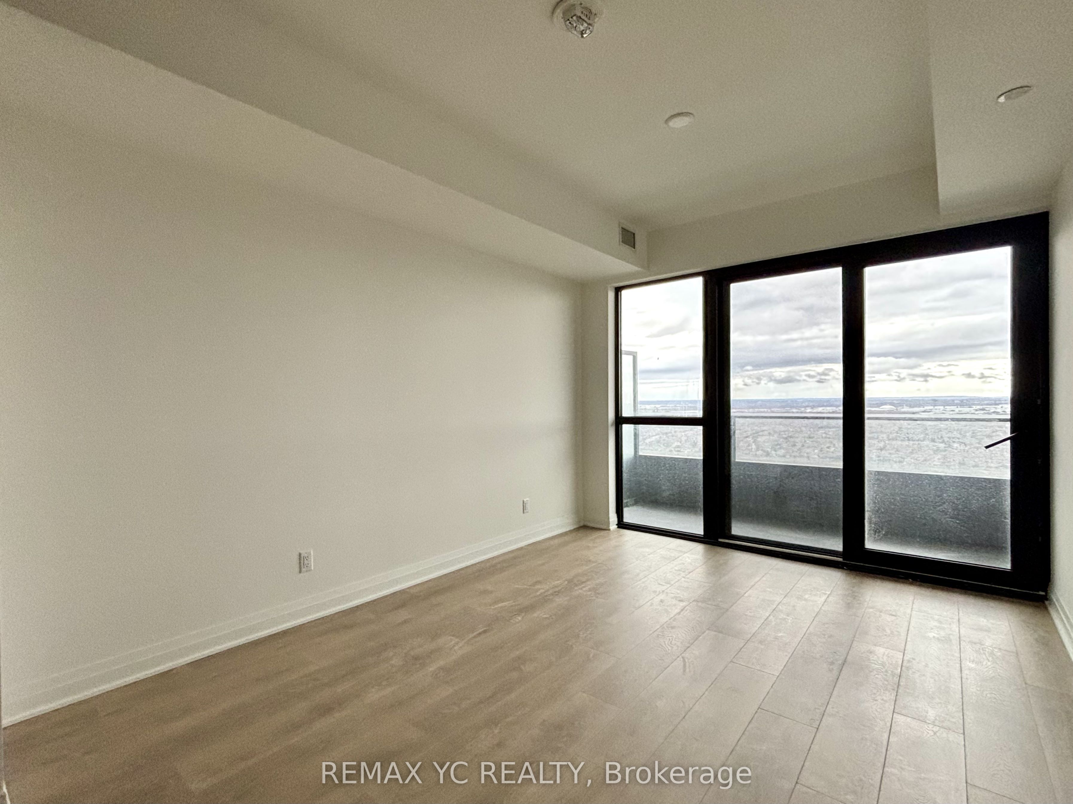 4015 The Exchange N/A 4109, Mississauga, ON L5B 0N9 photo 2
