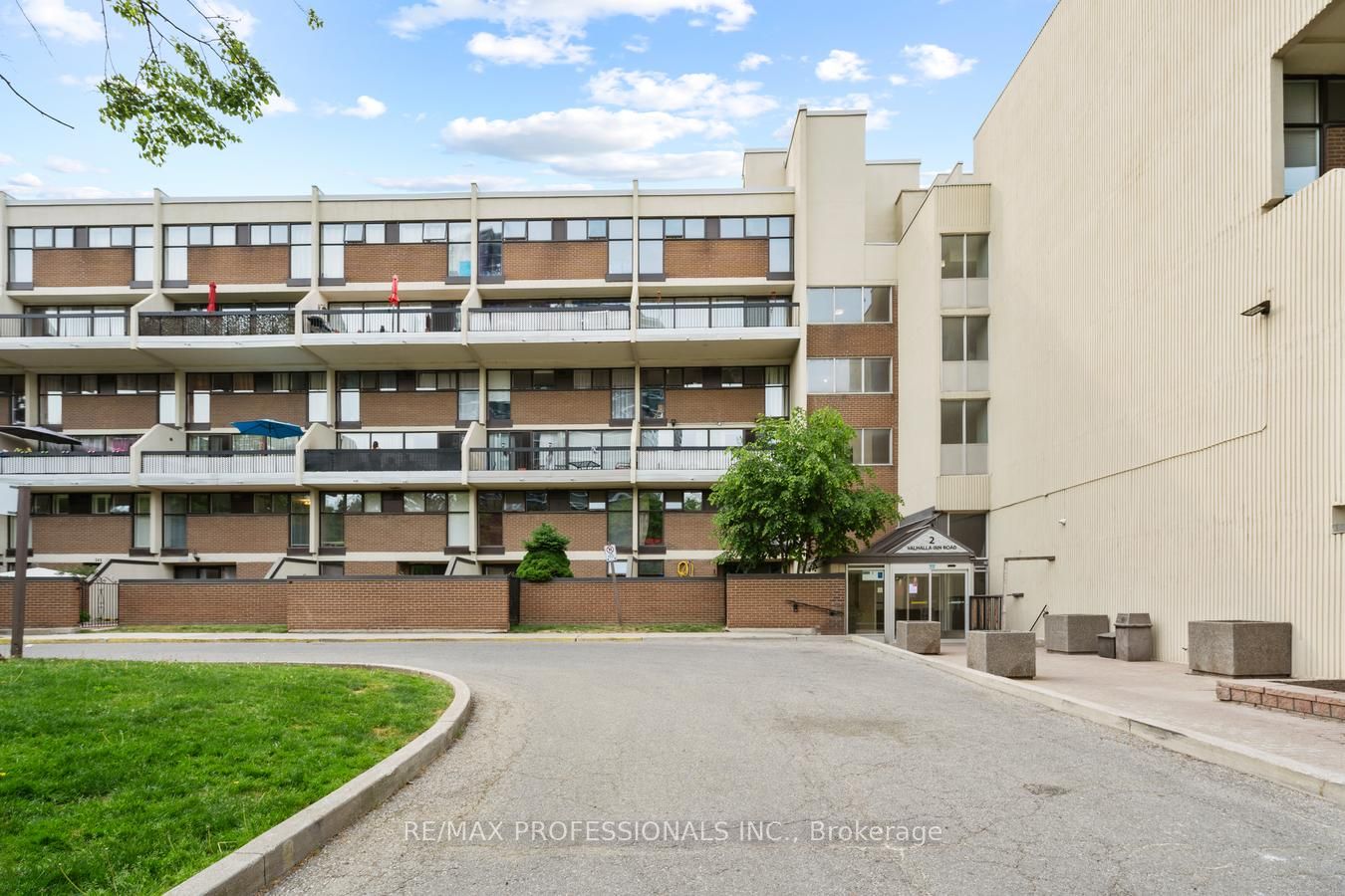 2 Valhalla Inn Road 339, Toronto, ON M9B 6C3 photo 5