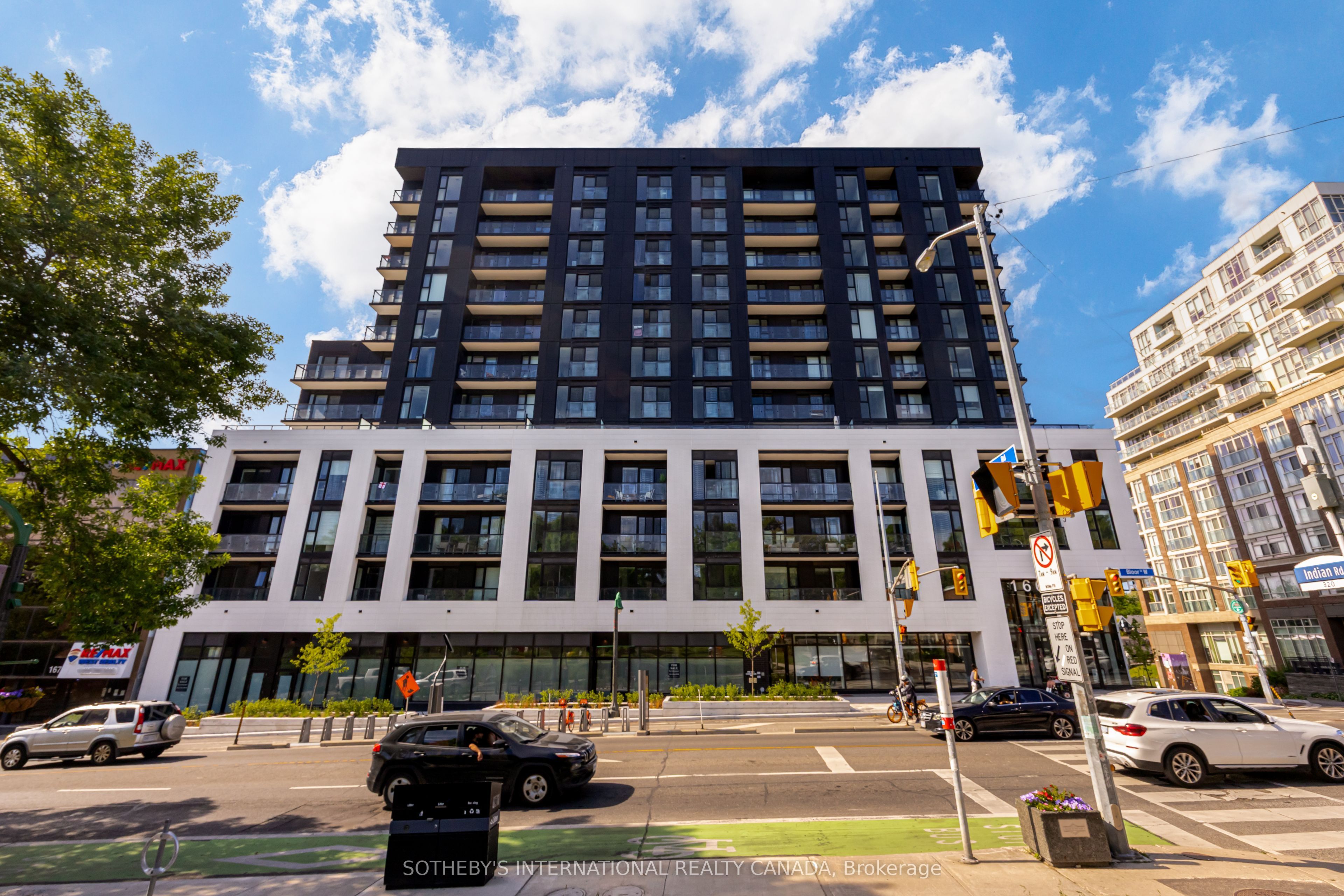 1660 Bloor Street W 812, Toronto, ON M5P 0C5 photo 2