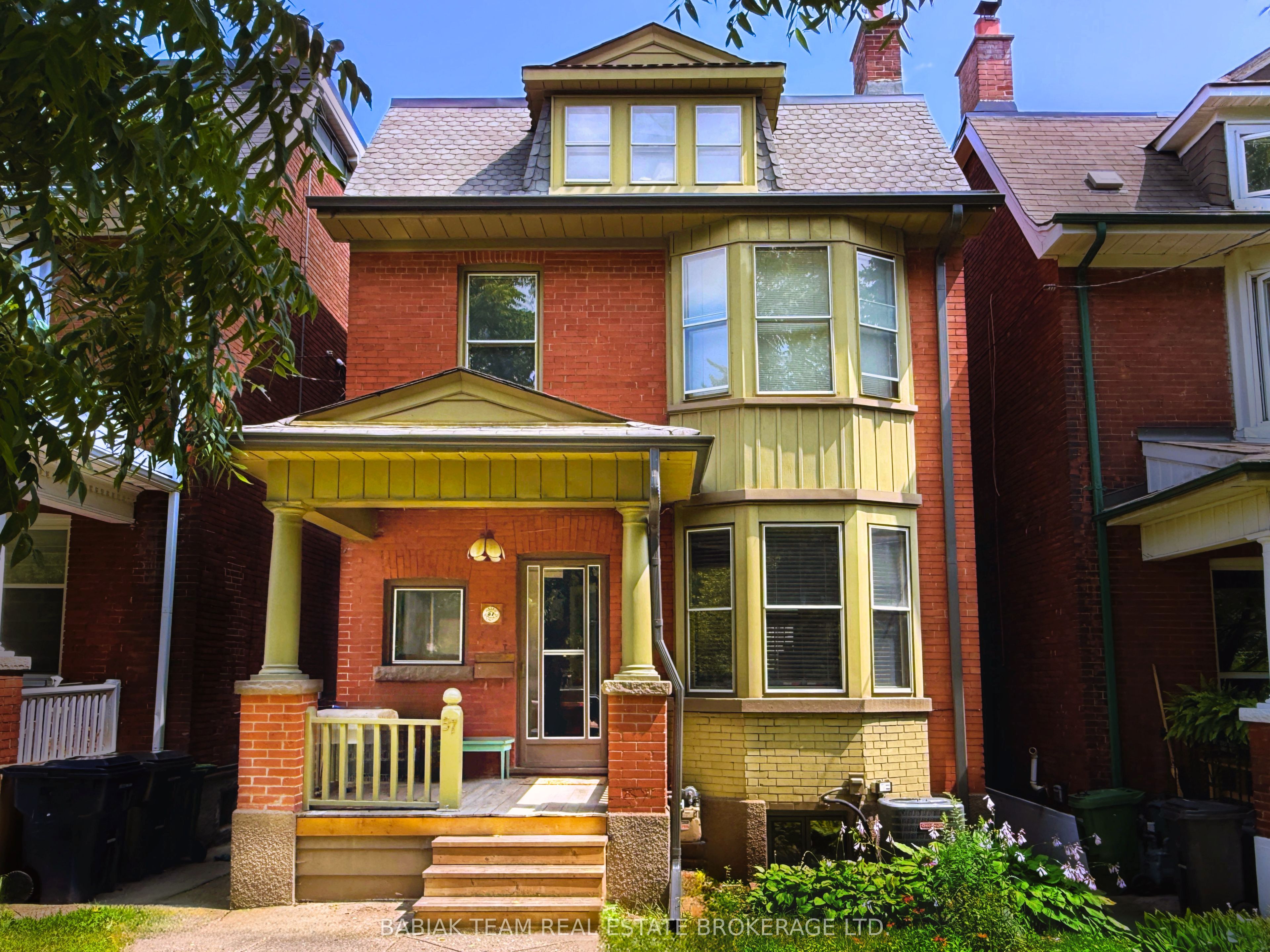 57 Parkway Avenue, Toronto, ON M6R 1T6