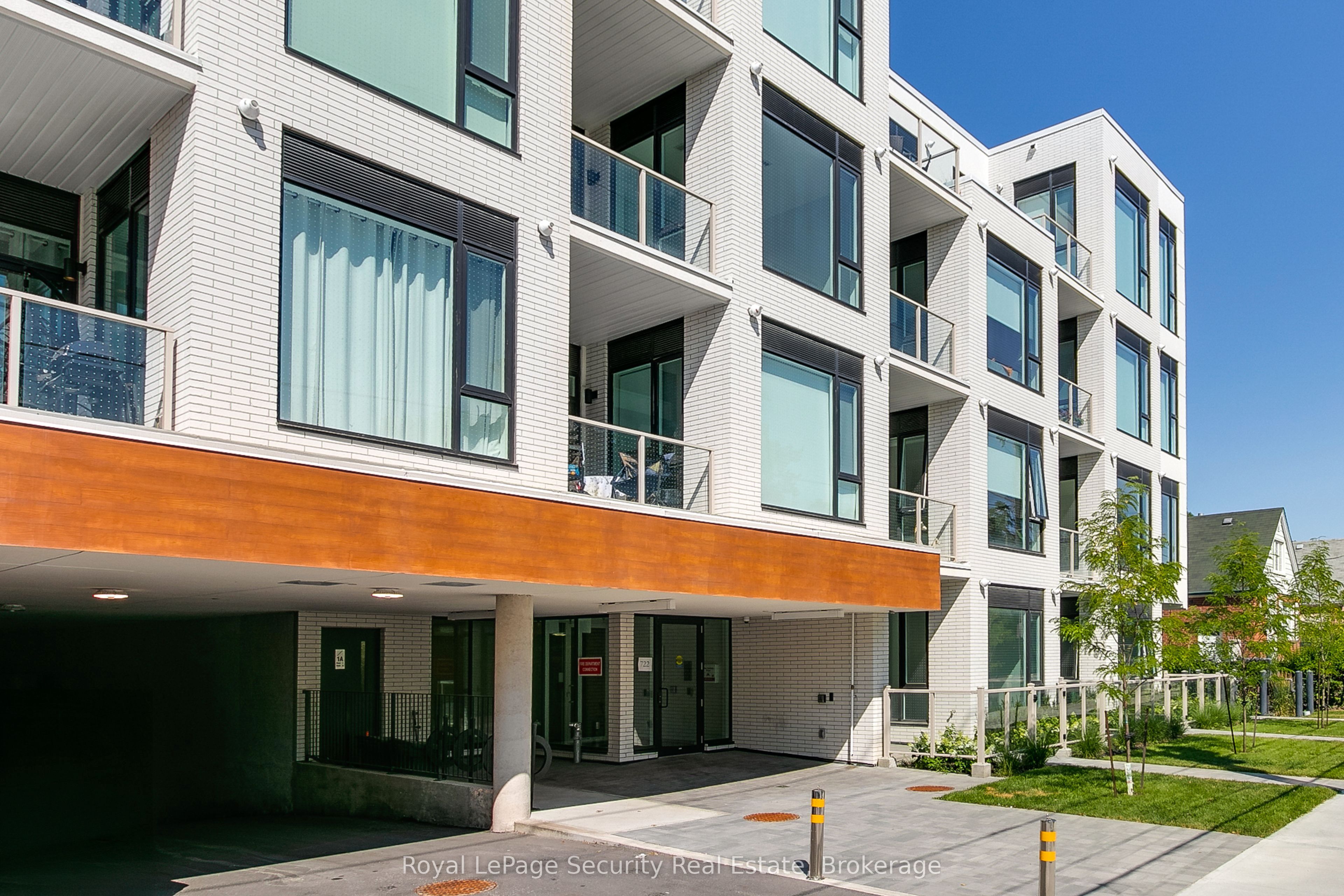722 Marlee Avenue 104, Toronto, ON M6B 3J7 photo 3