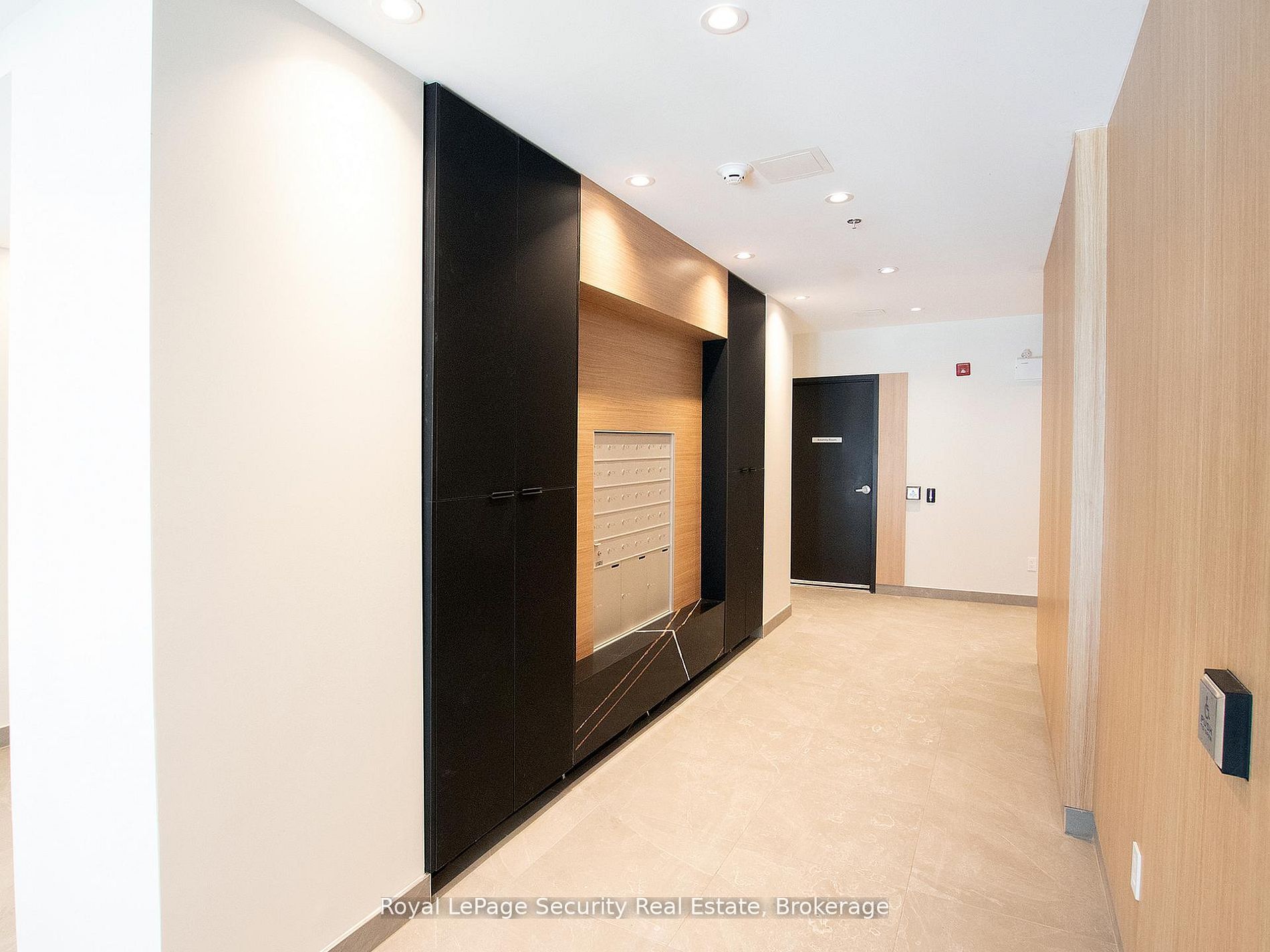 722 Marlee Avenue 104, Toronto, ON M6B 3J7 photo 5