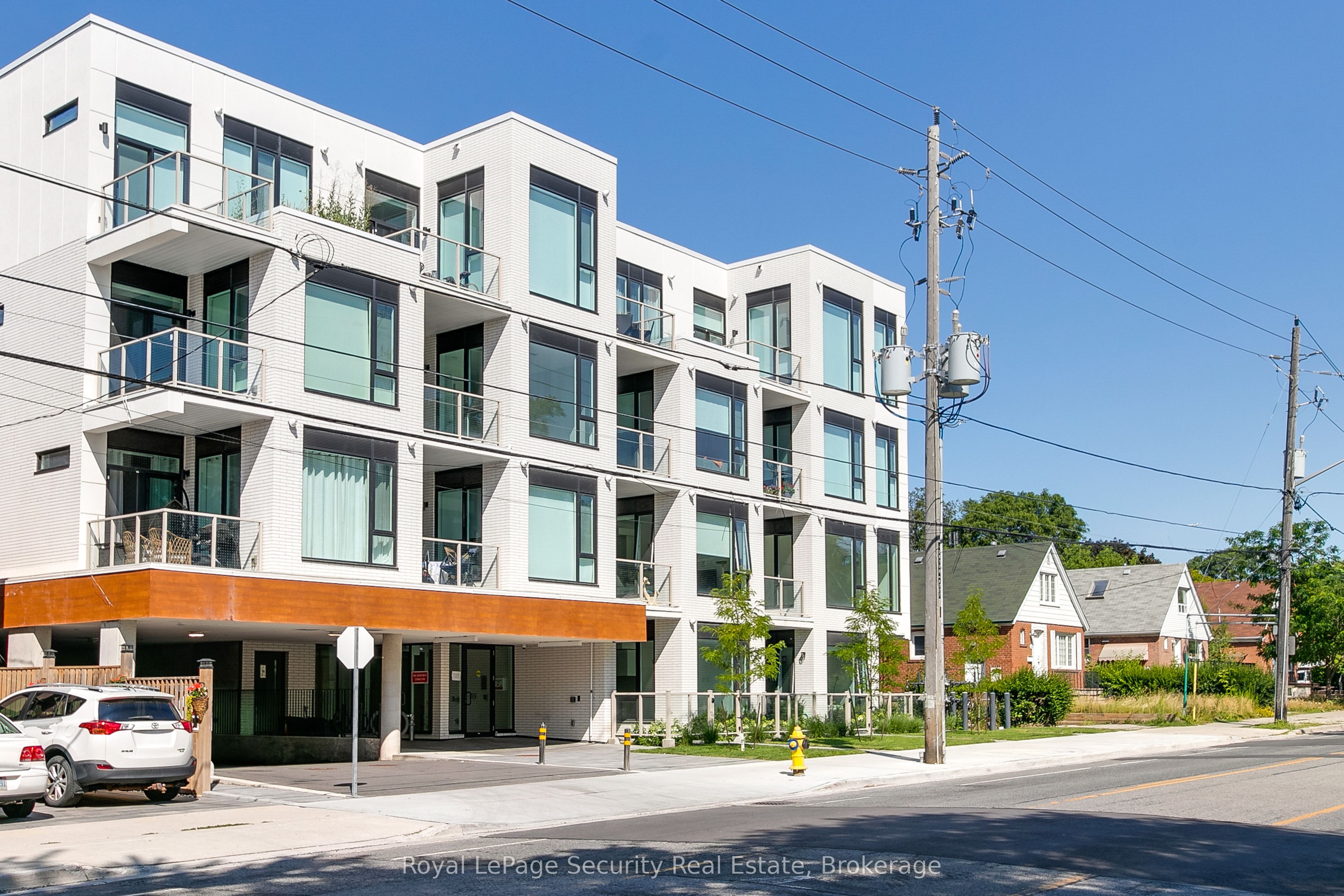 722 Marlee Avenue 301, Toronto, ON M6B 3J7 photo 4