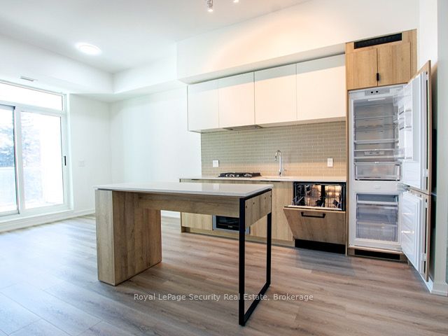722 Marlee Avenue 301, Toronto, ON M6B 3J7 photo 5