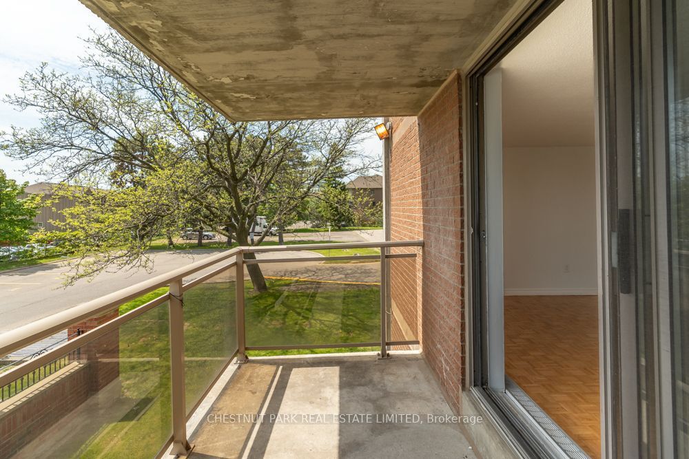 1060 Caven Street 202, Mississauga, ON L5G 4J5 photo 5