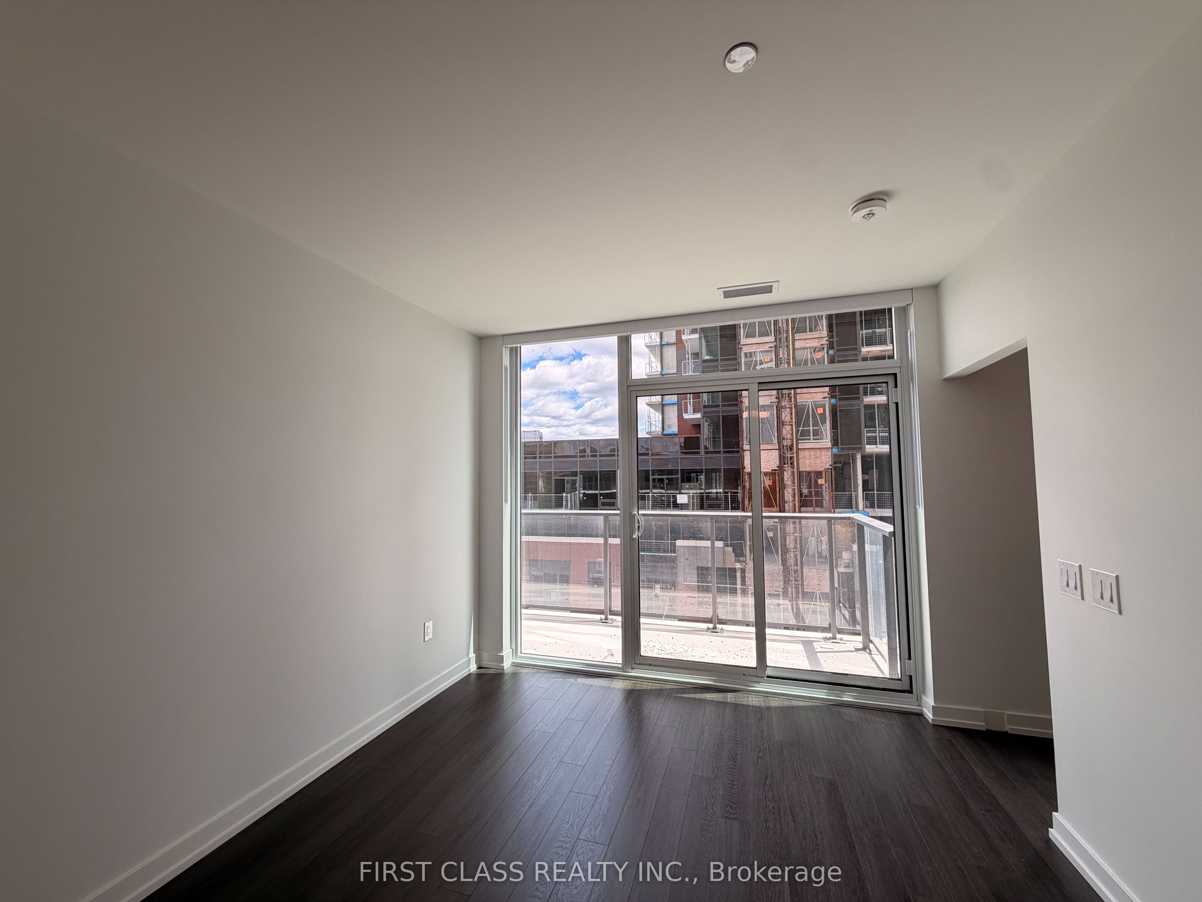 4010 Eglinton Avenue 825, Toronto, ON M9A 0G5 photo 4