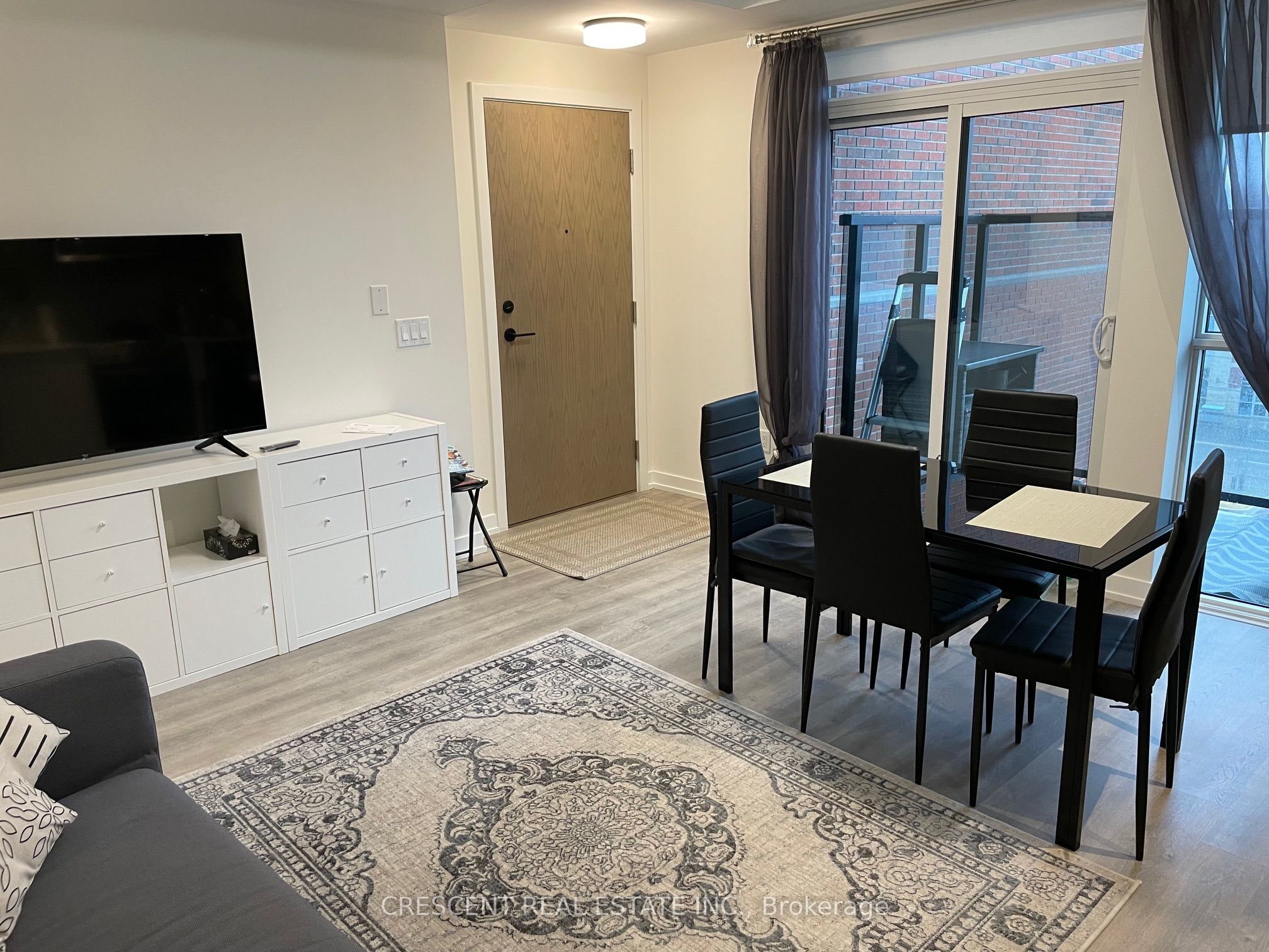 2300 St Clair Avenue W 527, Toronto, ON M6N 1K8 photo 3