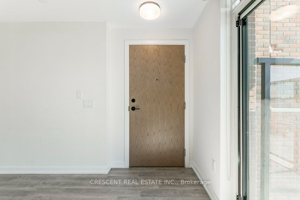 2300 St Clair Avenue W 527, Toronto, ON M6N 1K8 photo 4
